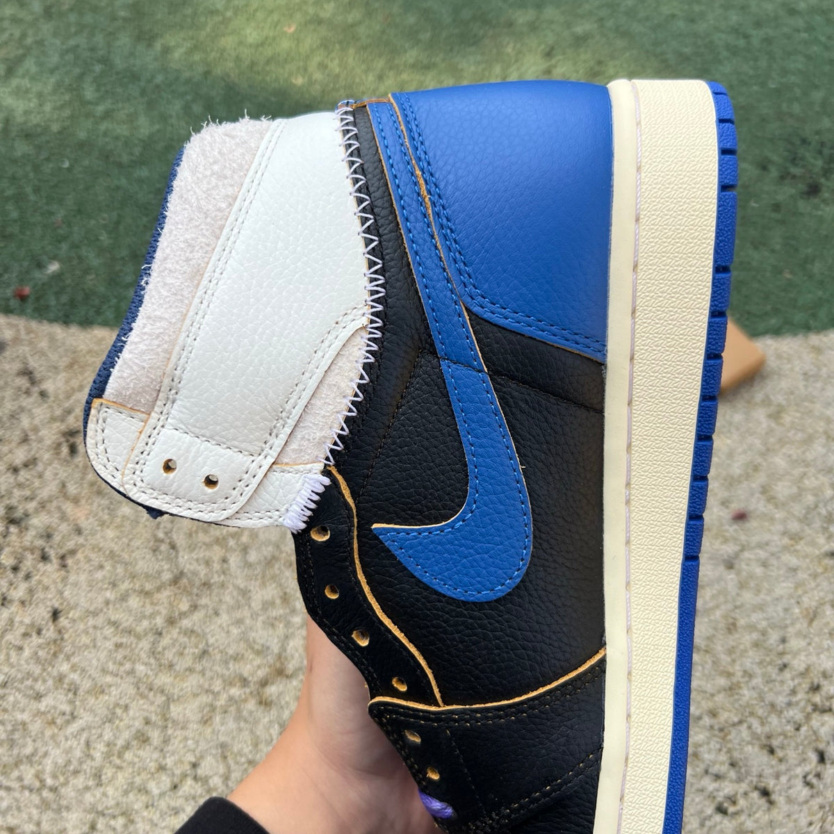 Nike Air Jordan 1 Retro High OG SP Fragment x Union LA sneakers in Royal color, featuring signature design details and high-top style.