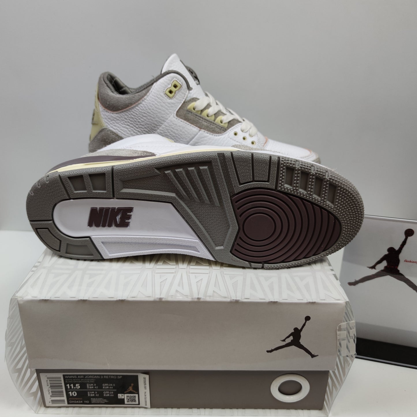 A Ma Maniére x Air Jordan 3 Retro SP "Medium Grey" DH3434-110 - Nike x Jordan