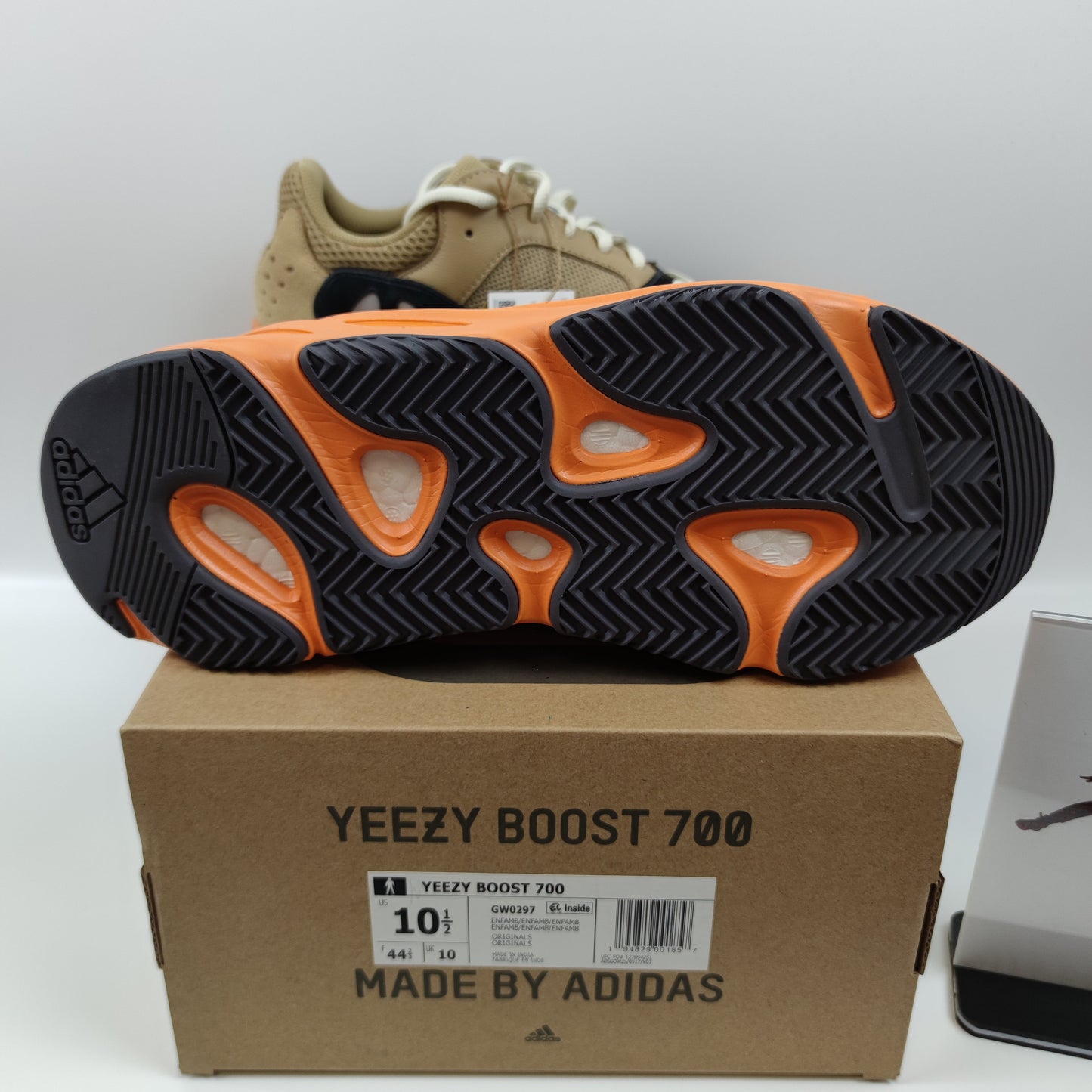 Adidas Originals Yeezy 700 "Enflame Amber" GW0297 - Nike x Jordan