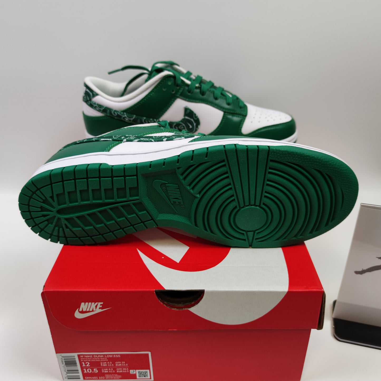 Nike Dunk Low ESS "Green Paisley" (W) DH4401-102 - Nike x Jordan