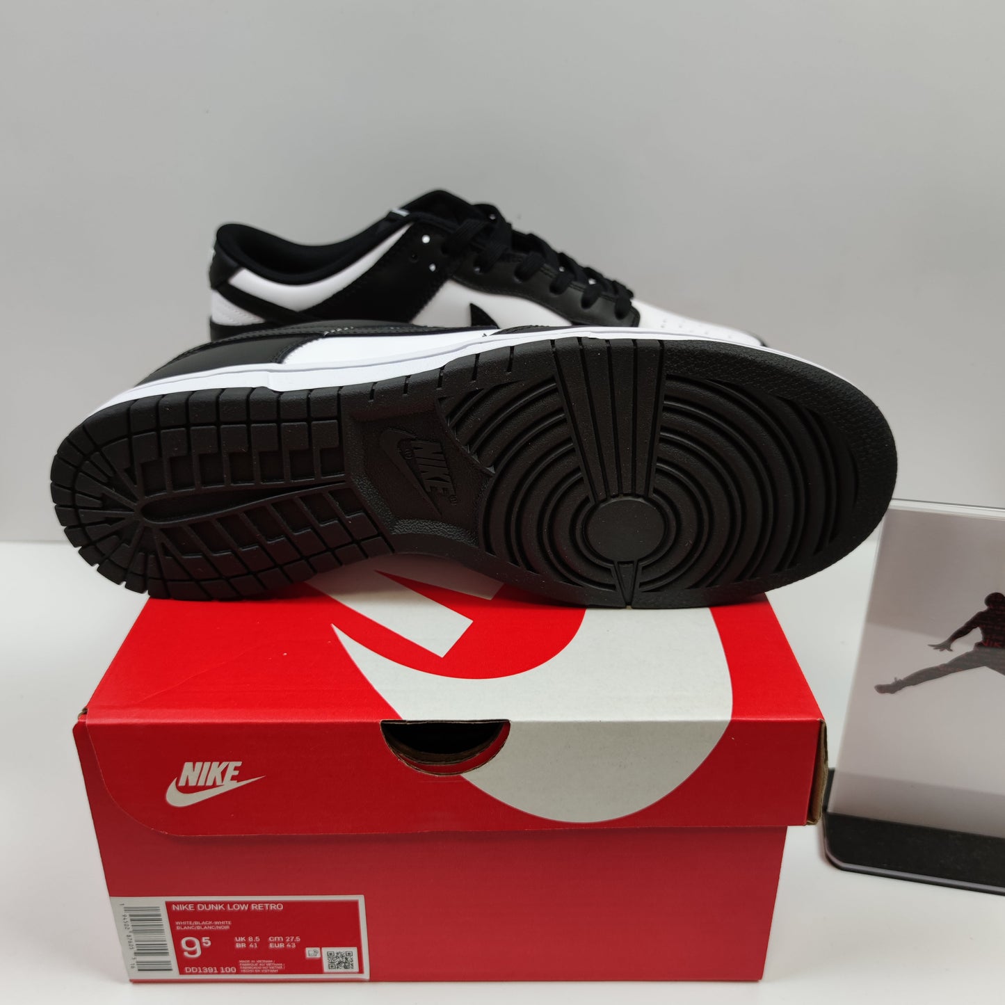 Nike Dunk Low Retro "Black" DD1391-100 - Nike x Jordan