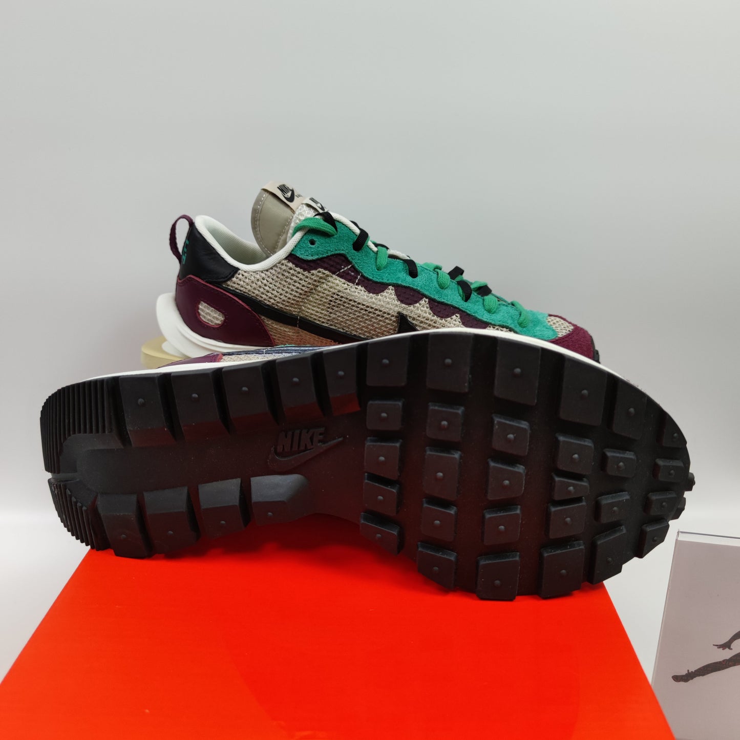 Sacai x Nike VaporWaffle "String Villain Red" DD3035-200 - Nike x Jordan