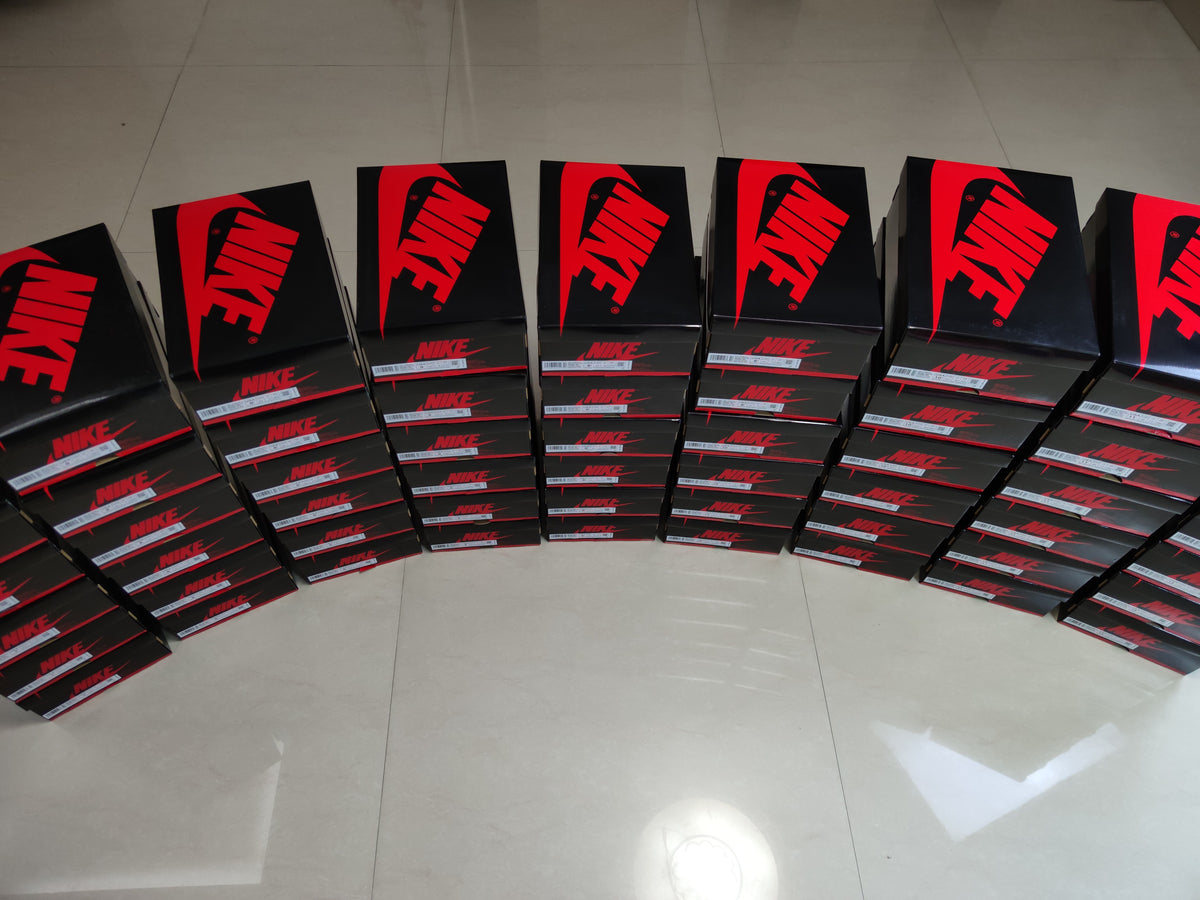 Nike x Jordan. Officially authorized shoes of the highest quality. Generally, it will be shipped within 1-3 days, and the tracking number will be provided to you by email the next day, express delivery will take about 3-10 days from Hong Kong.