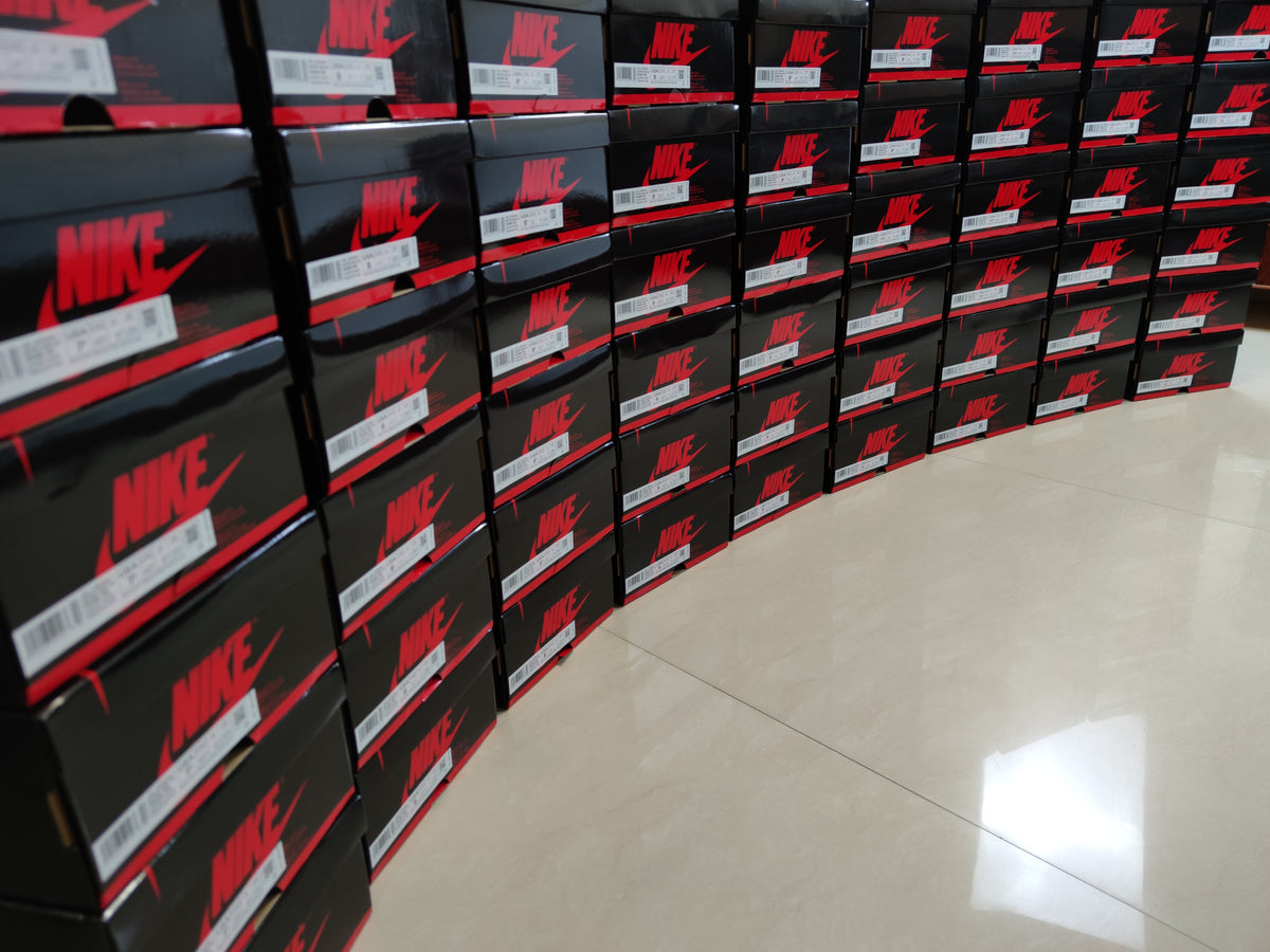 Nike x Jordan. Officially authorized shoes of the highest quality. Generally, it will be shipped within 1-3 days, and the tracking number will be provided to you by email the next day, express delivery will take about 3-10 days from Hong Kong.