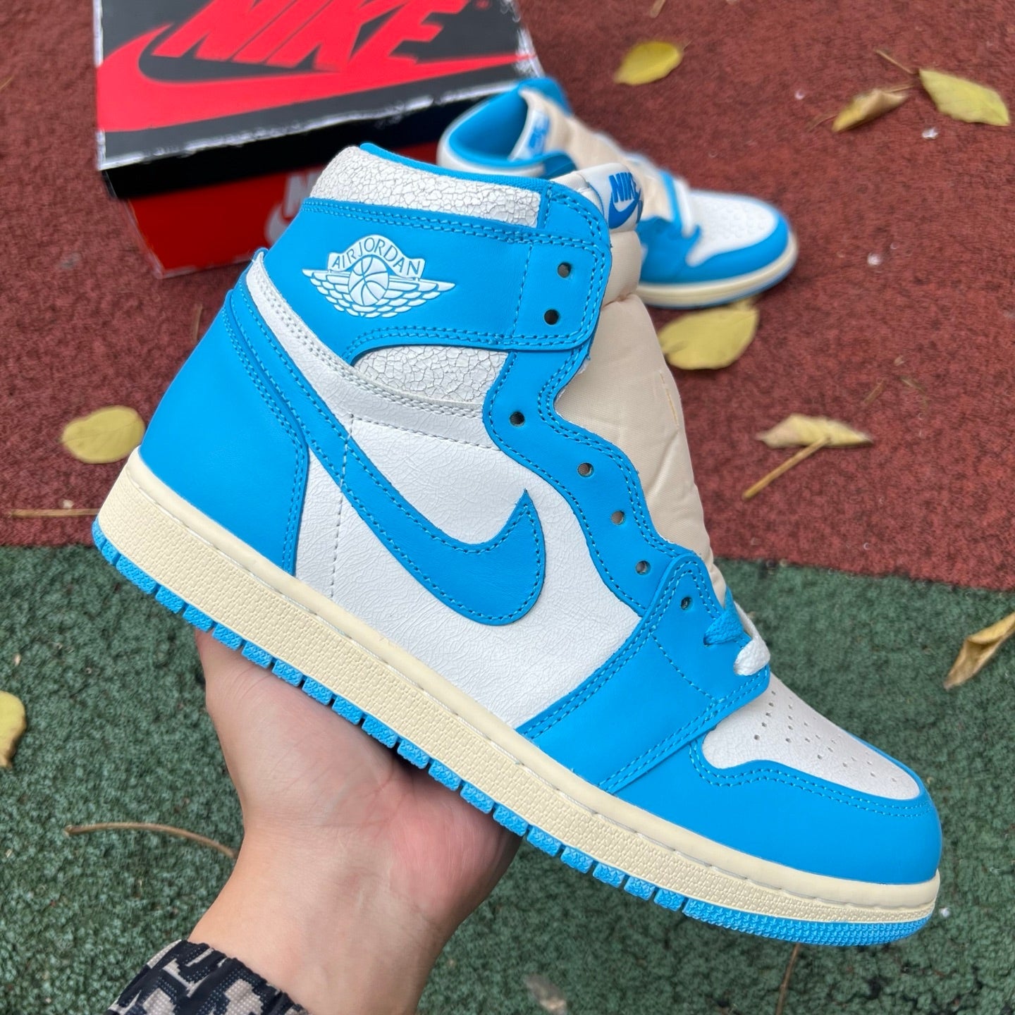 Air Jordan 1 Retro High OG "UNC Reimagined" DZ5485-402 - Nike x Jordan