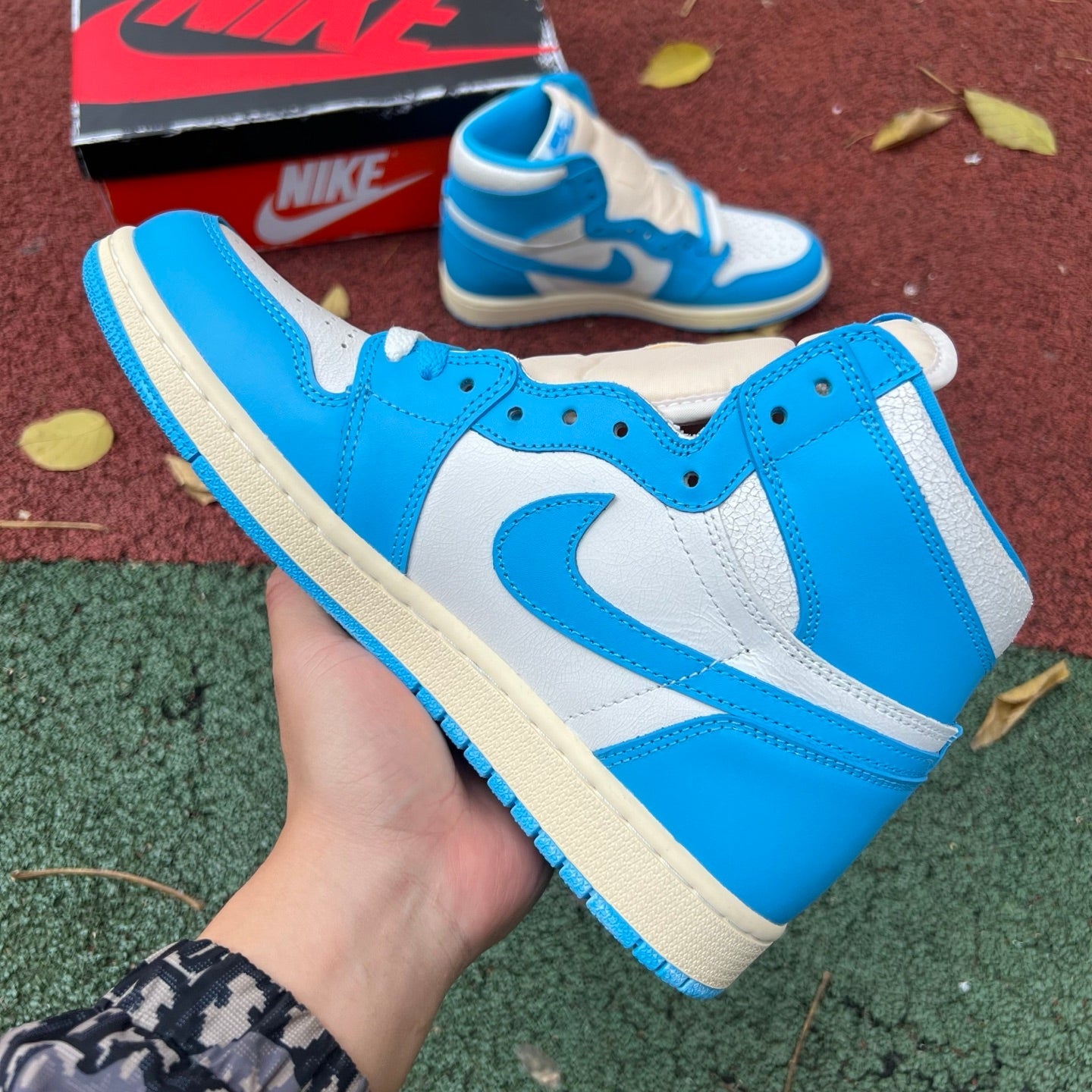 Air Jordan 1 Retro High OG "UNC Reimagined" DZ5485-402 - Nike x Jordan