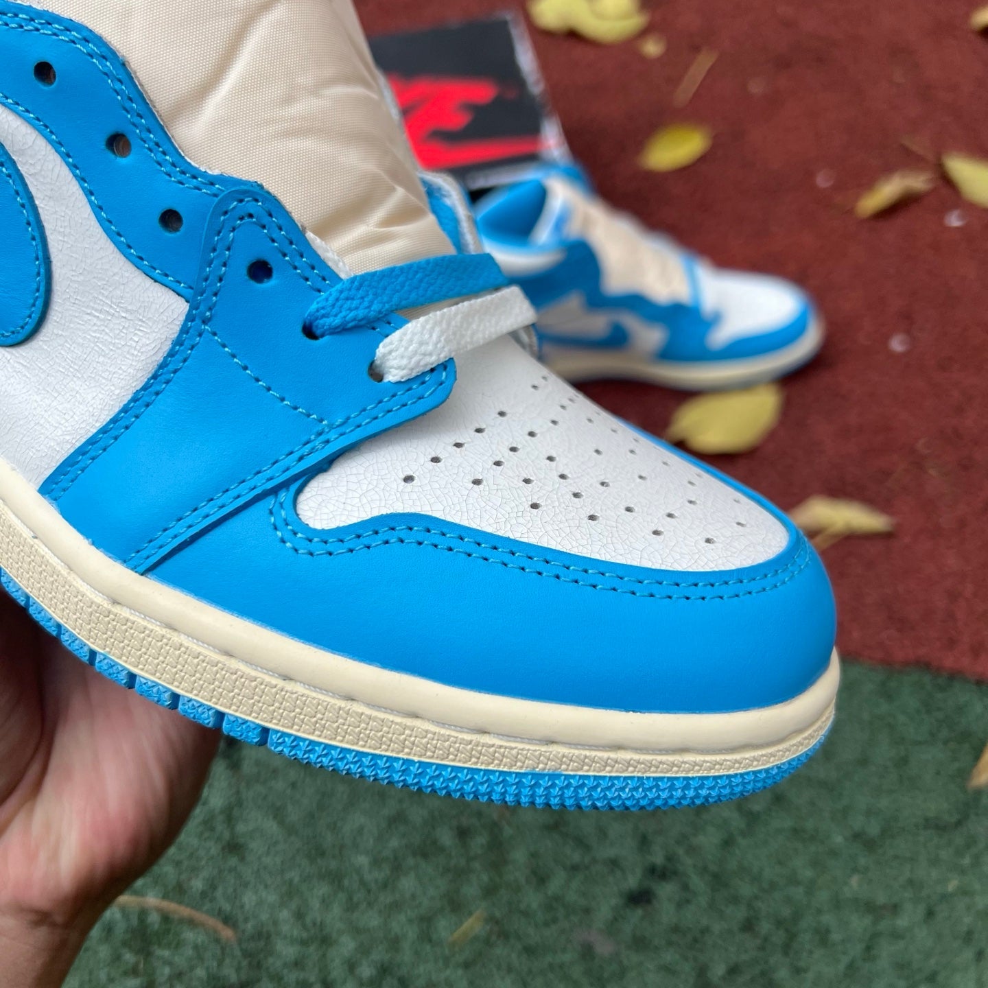 Air Jordan 1 Retro High OG "UNC Reimagined" DZ5485-402 - Nike x Jordan