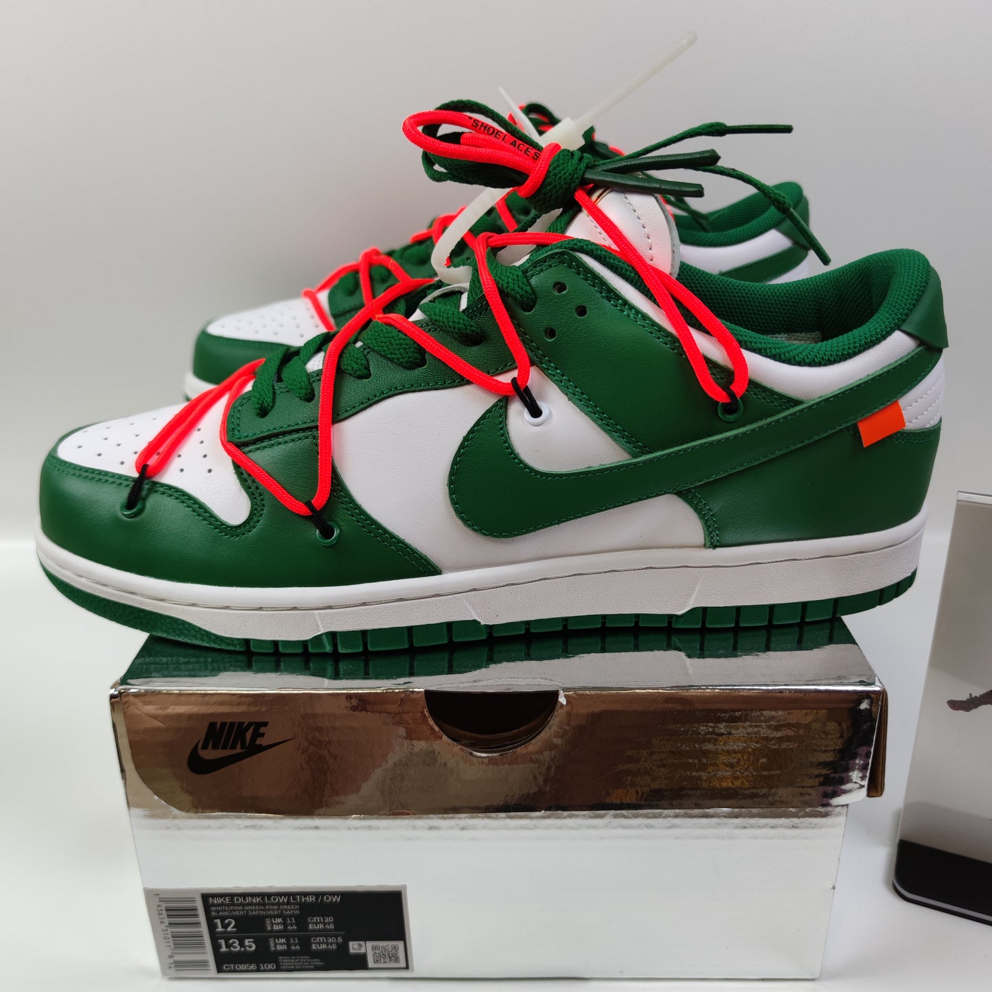 Off-White x Nike Dunk Low LTHR OW CT0856-100 - Nike x Jordan