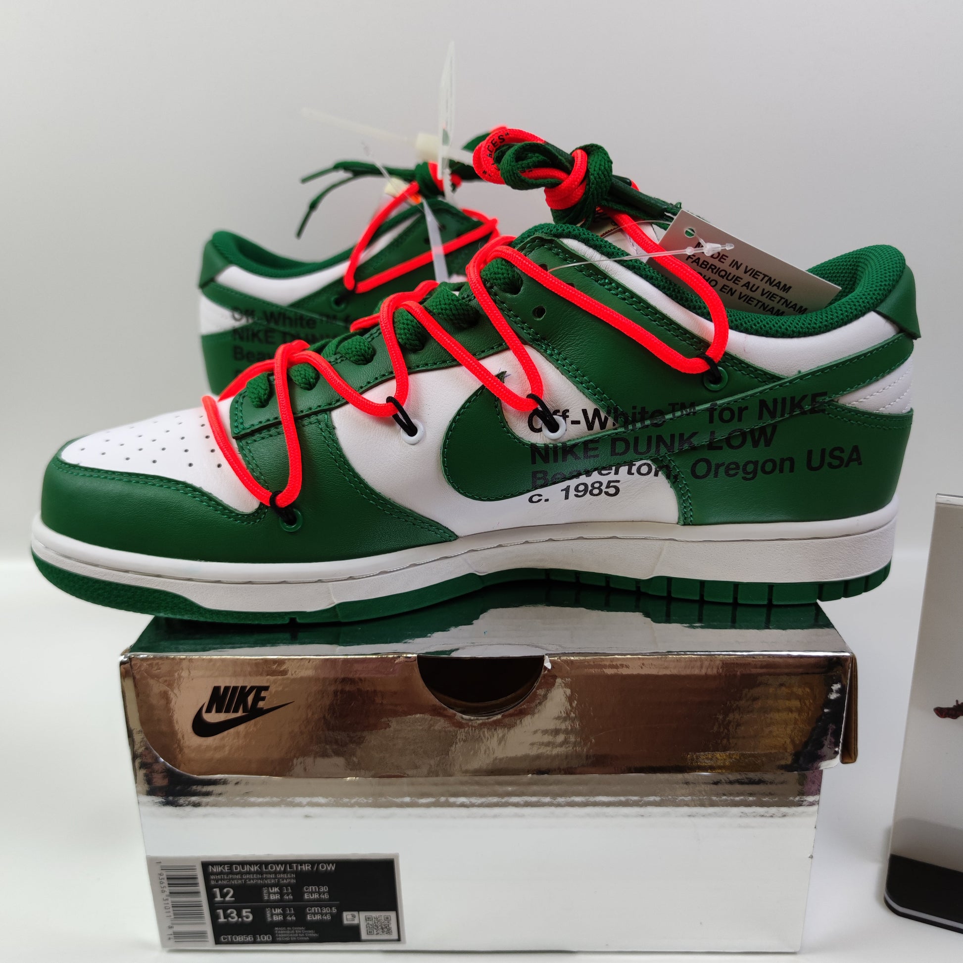 Off-White x Nike Dunk Low LTHR OW CT0856-100 - Nike x Jordan