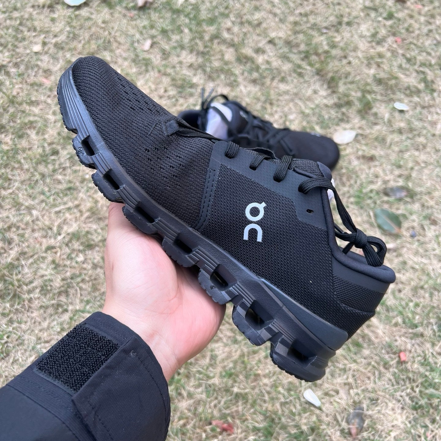 On Running Cloud X 4 Black Eclipse 3ME30040106 - Nike x Jordan