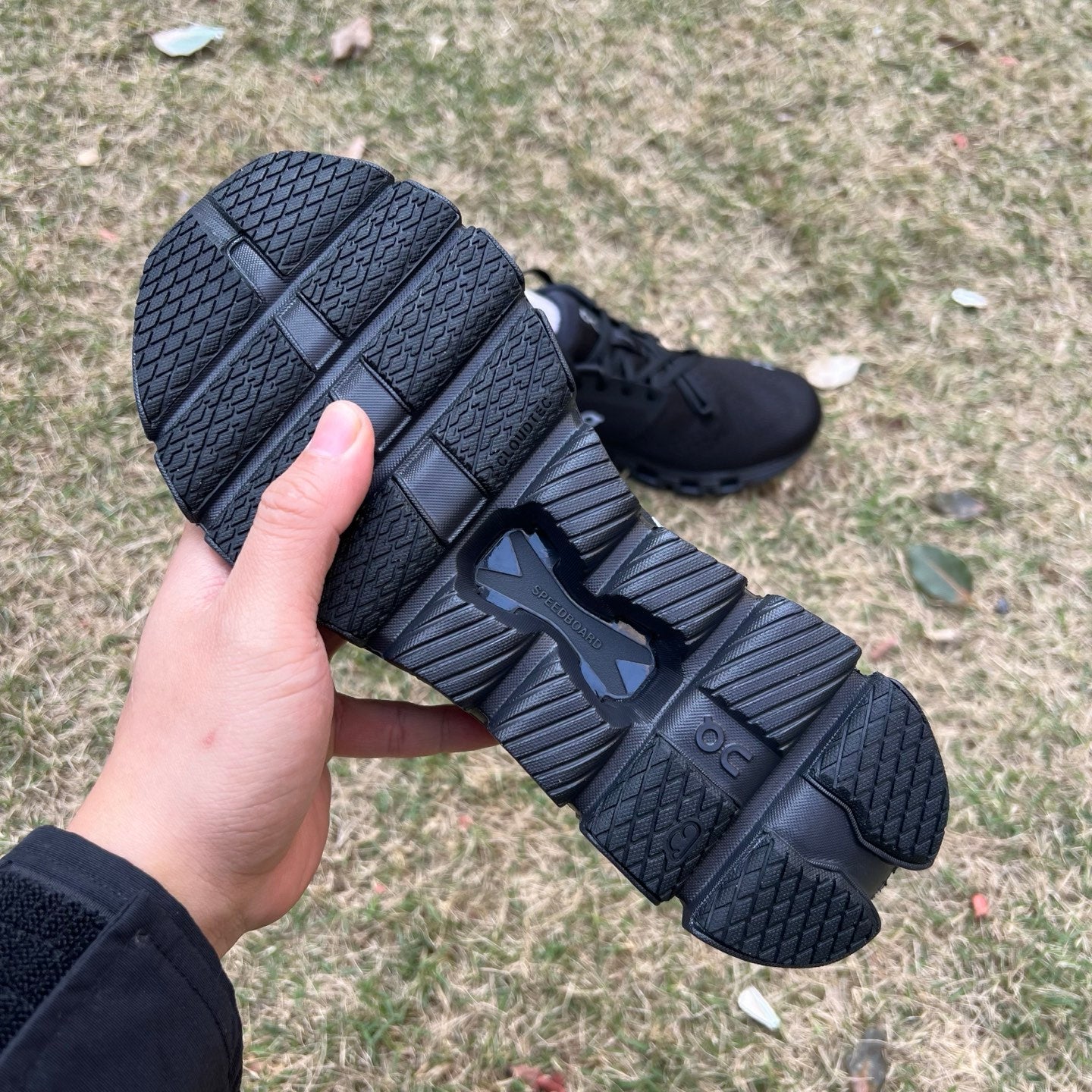 On Running Cloud X 4 Black Eclipse 3ME30040106 - Nike x Jordan