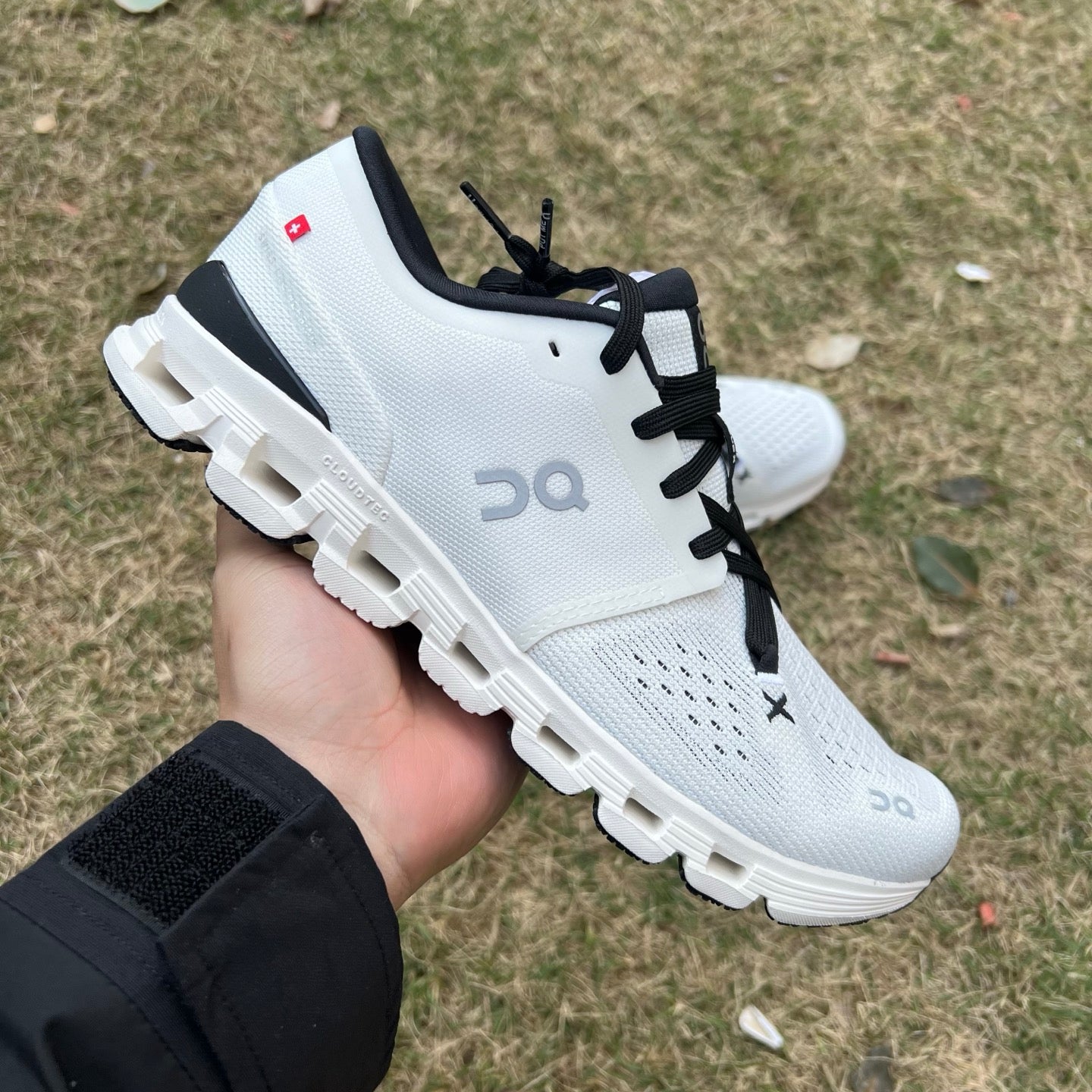 On Running Cloud X 4 Ivory Black 3ME30040791 - Nike x Jordan
