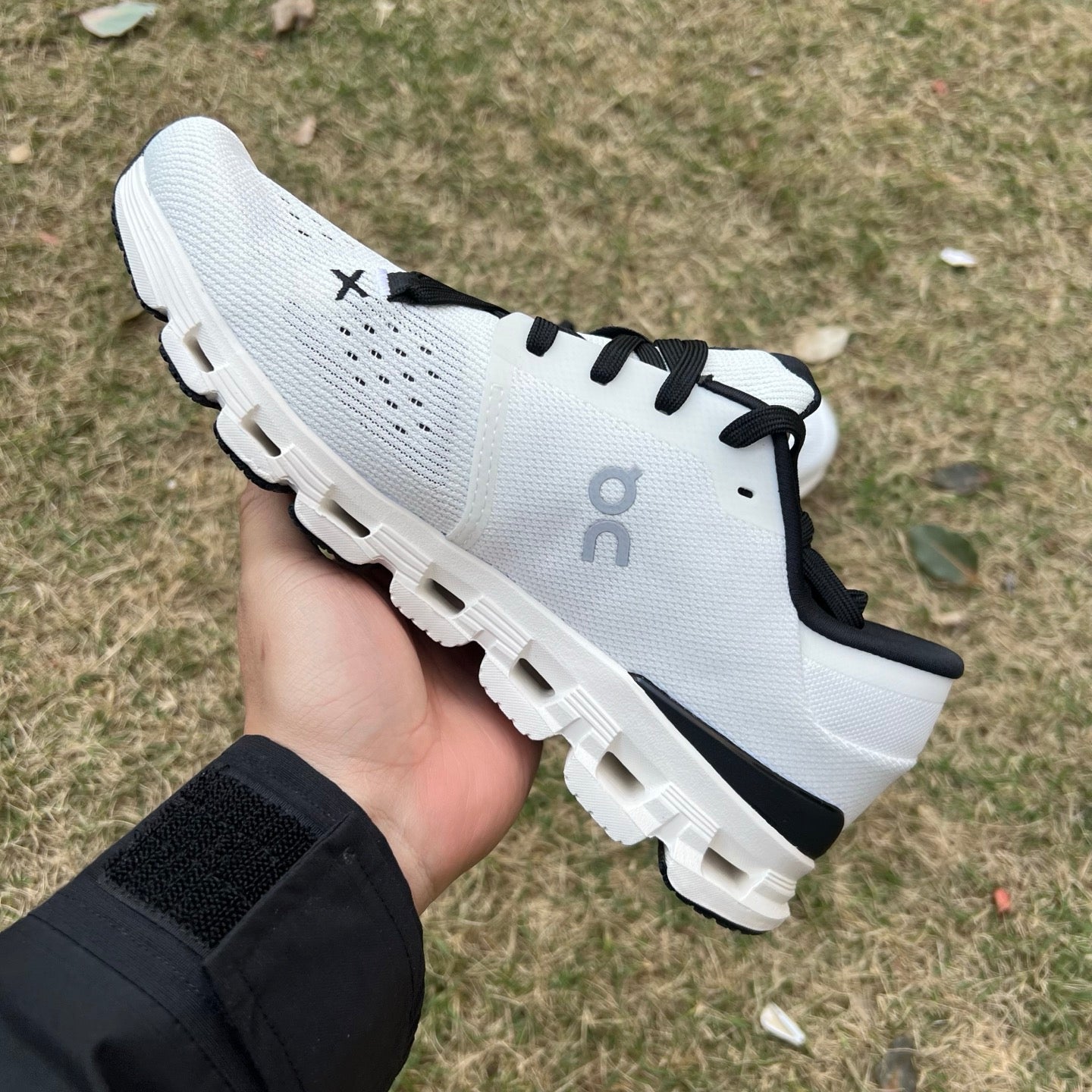 On Running Cloud X 4 Ivory Black 3ME30040791 - Nike x Jordan