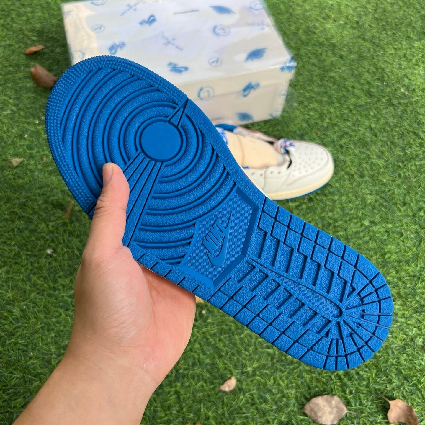 Travis Scott x Air Jordan 1 Low OG DM7866-104 - Nike x Jordan