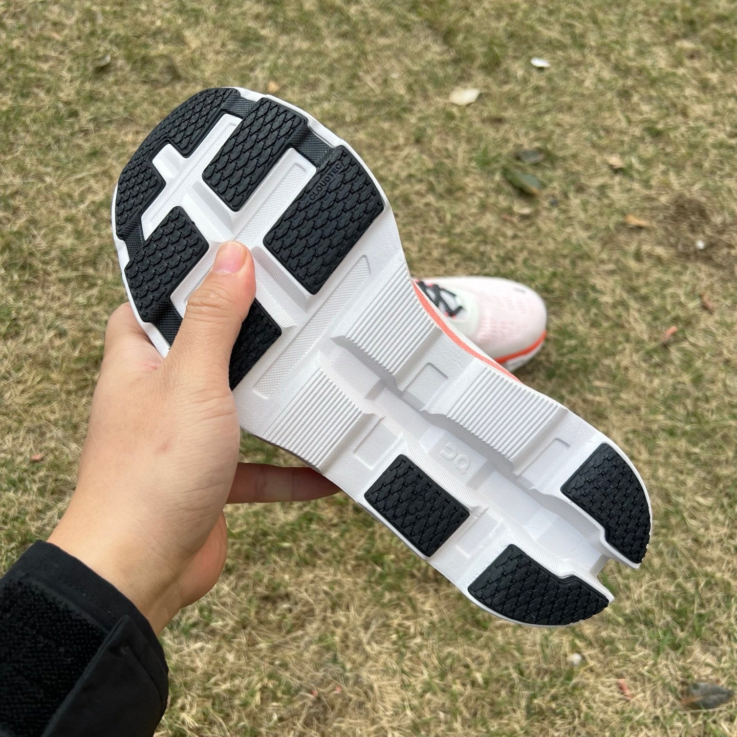 On Running Cloudmonster 2 Undyed Flame 3ME10121527 - Nike x Jordan