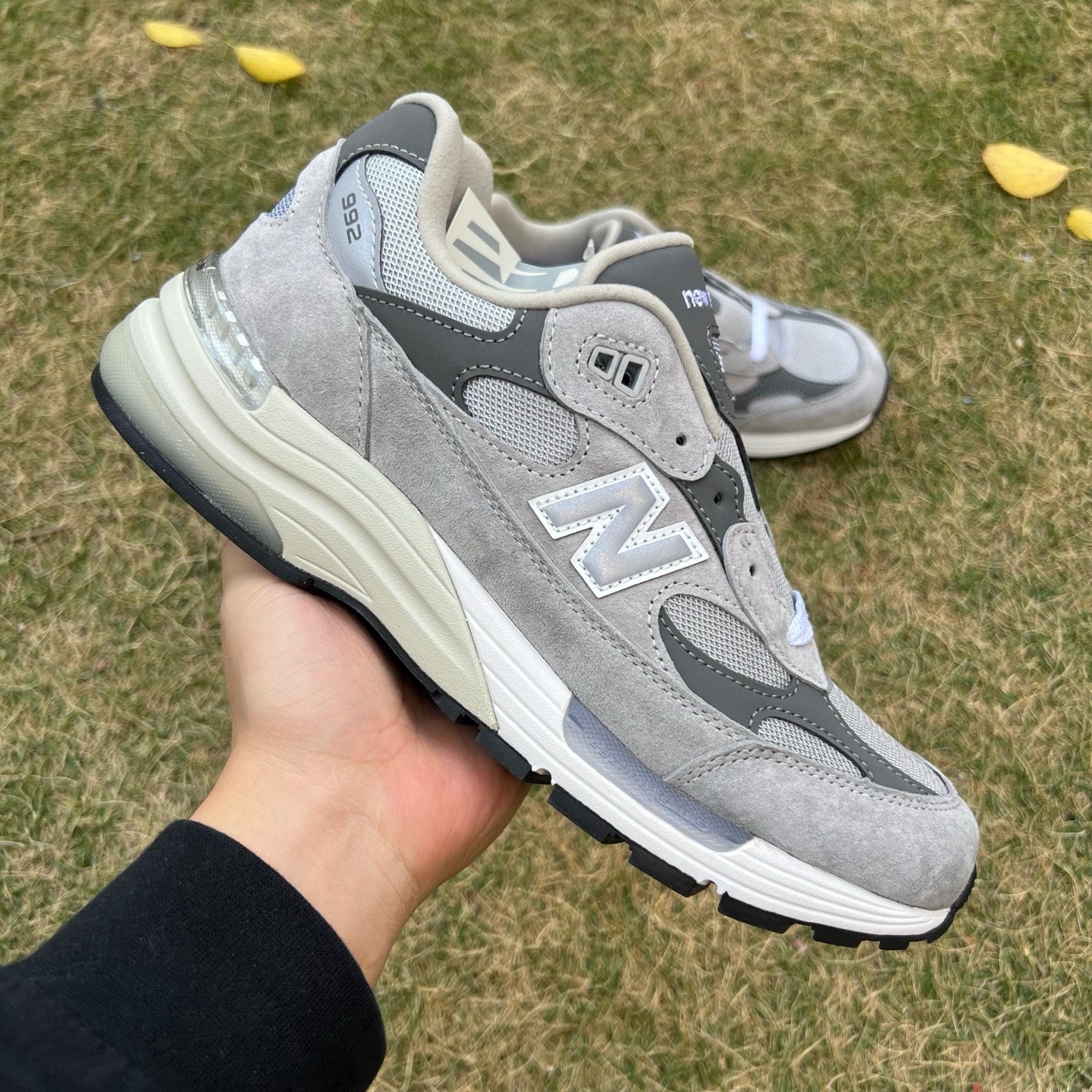New Balance 992 MiUSA Grey Silver Metallic U992GY - Nike x Jordan