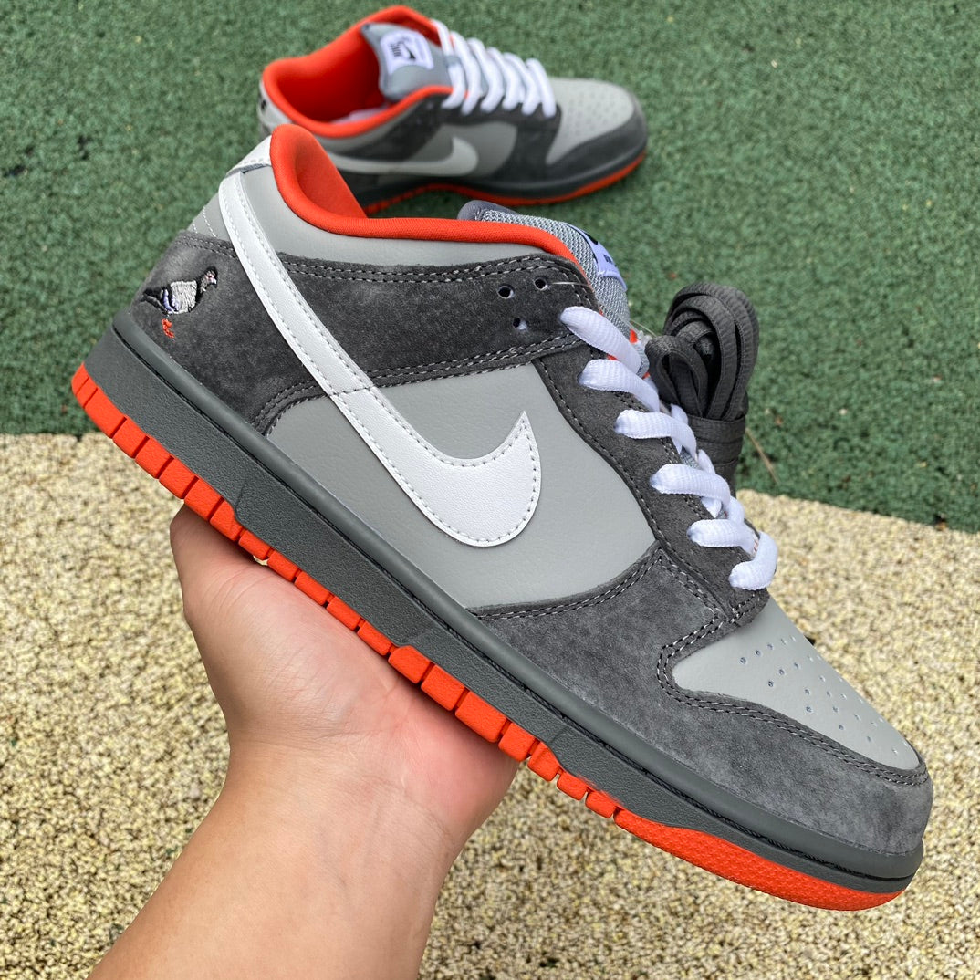 Nike SB Dunk Low Staple NYC Pigeon 304292-011 - Nike x Jordan