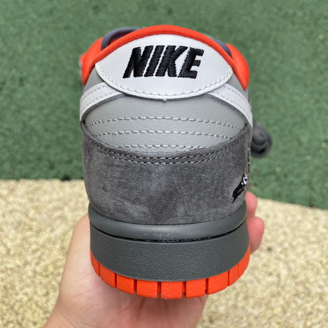 Nike SB Dunk Low Staple NYC Pigeon 304292-011 - Nike x Jordan