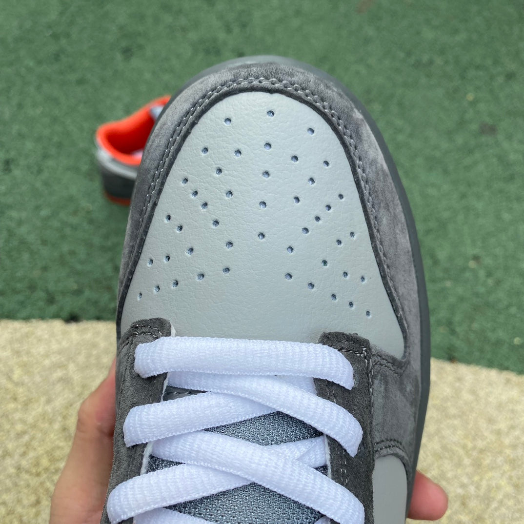 Nike SB Dunk Low Staple NYC Pigeon 304292-011 - Nike x Jordan