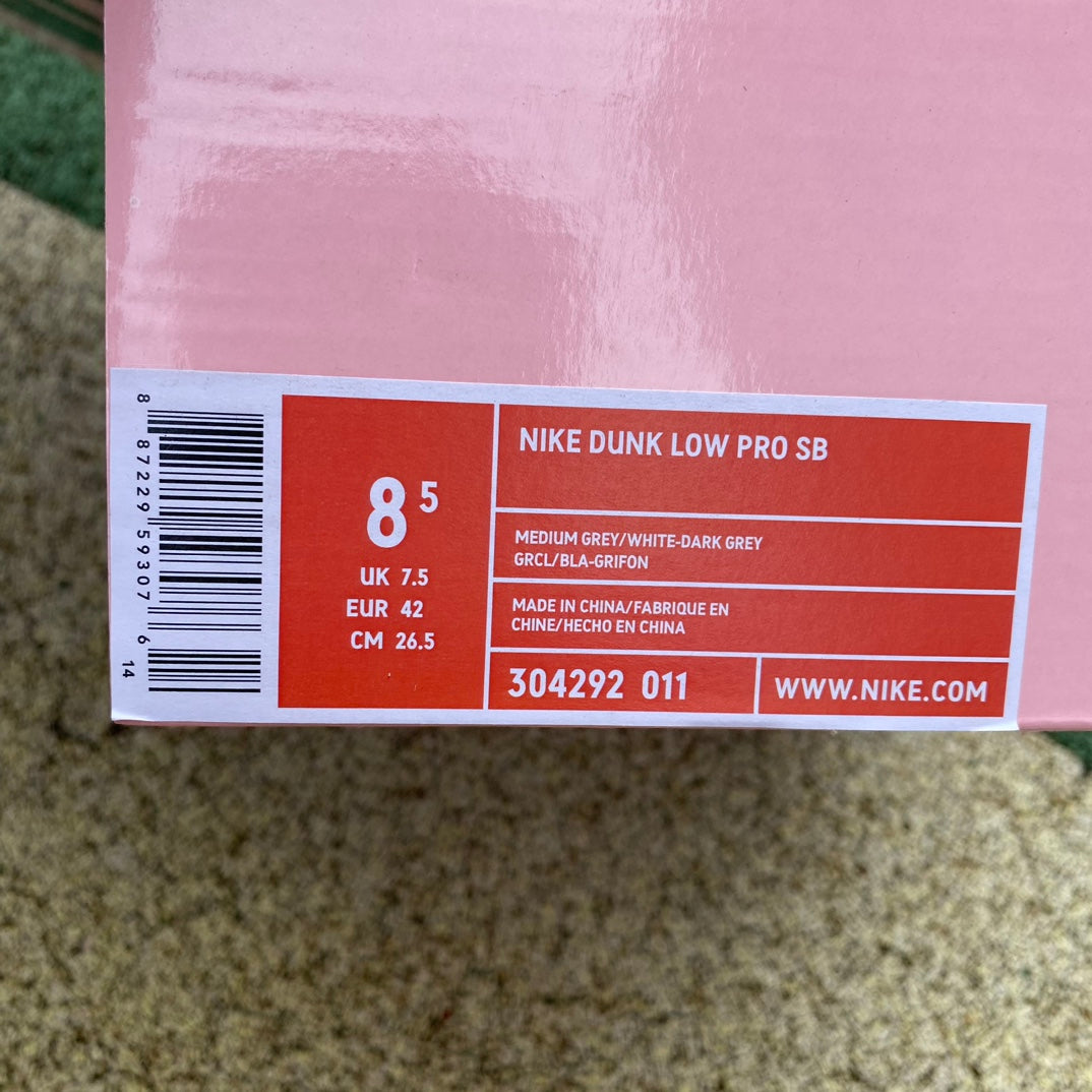 Nike SB Dunk Low Staple NYC Pigeon 304292-011 - Nike x Jordan