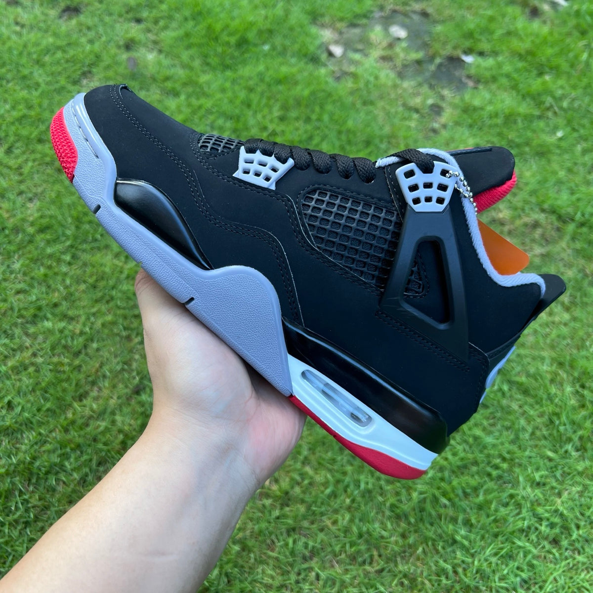 Air Jordan 4 Retro OG Bred 2026 IX8180-001