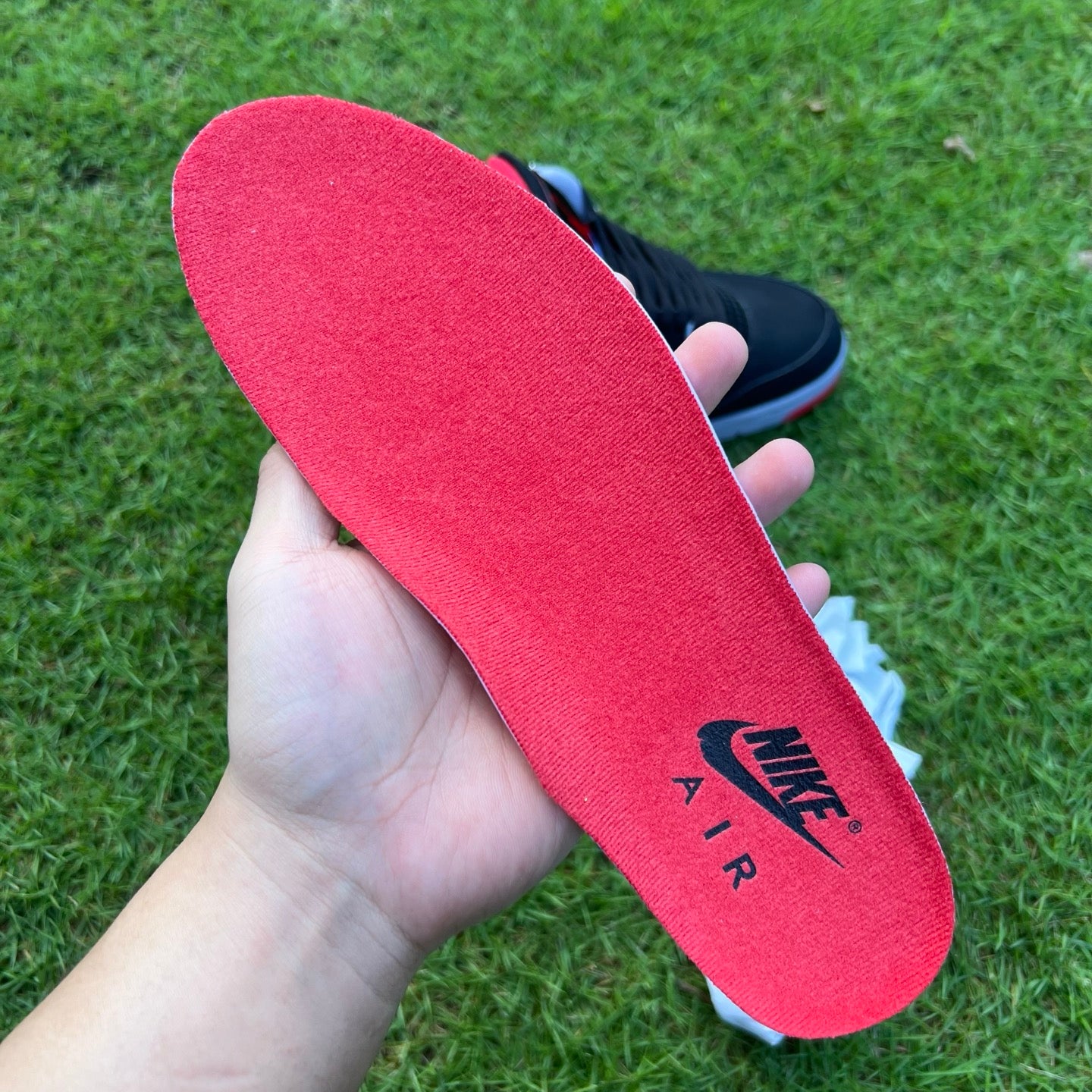 Air Jordan 4 Retro OG Bred 2026 IX8180-001