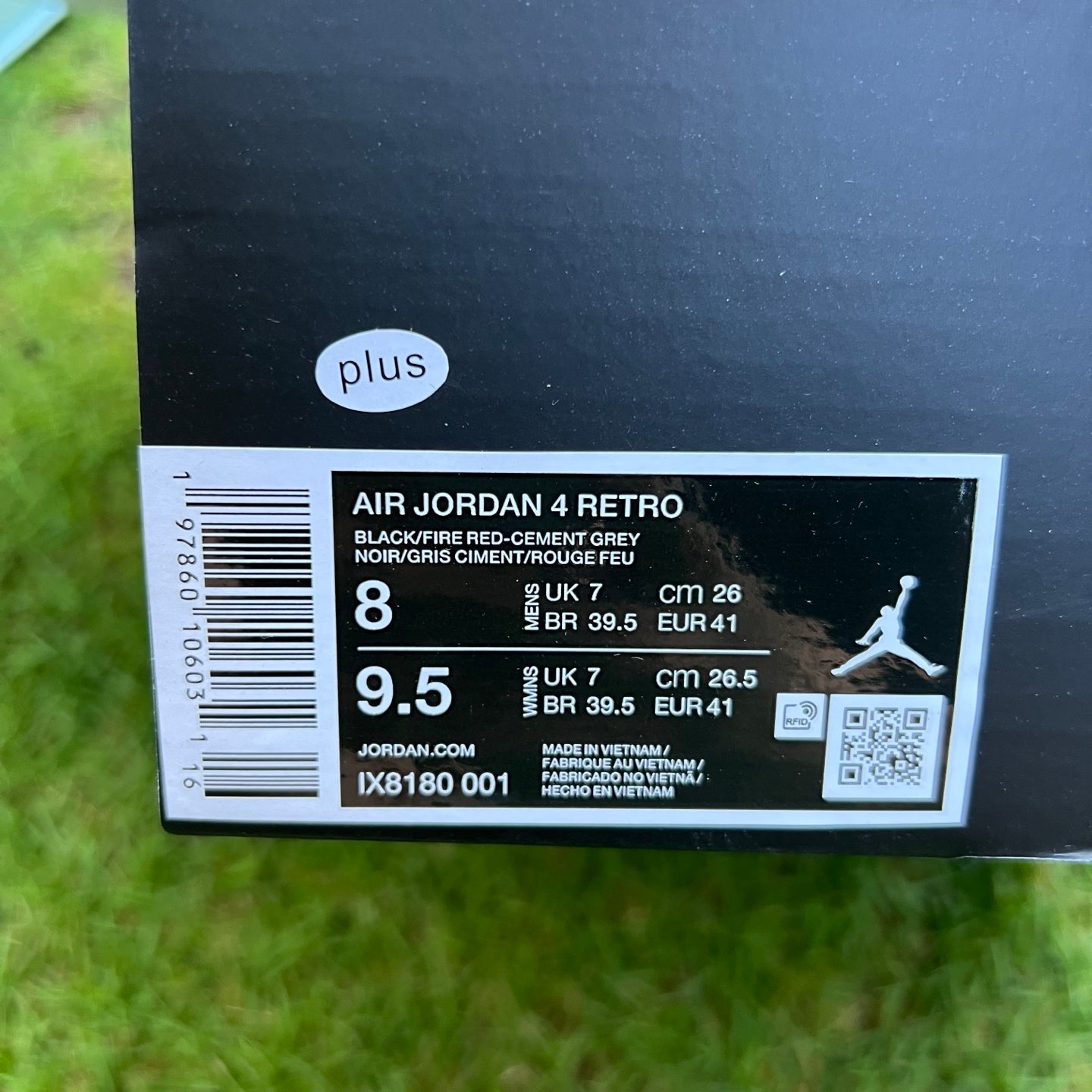 Air Jordan 4 Retro OG Bred 2026 IX8180-001