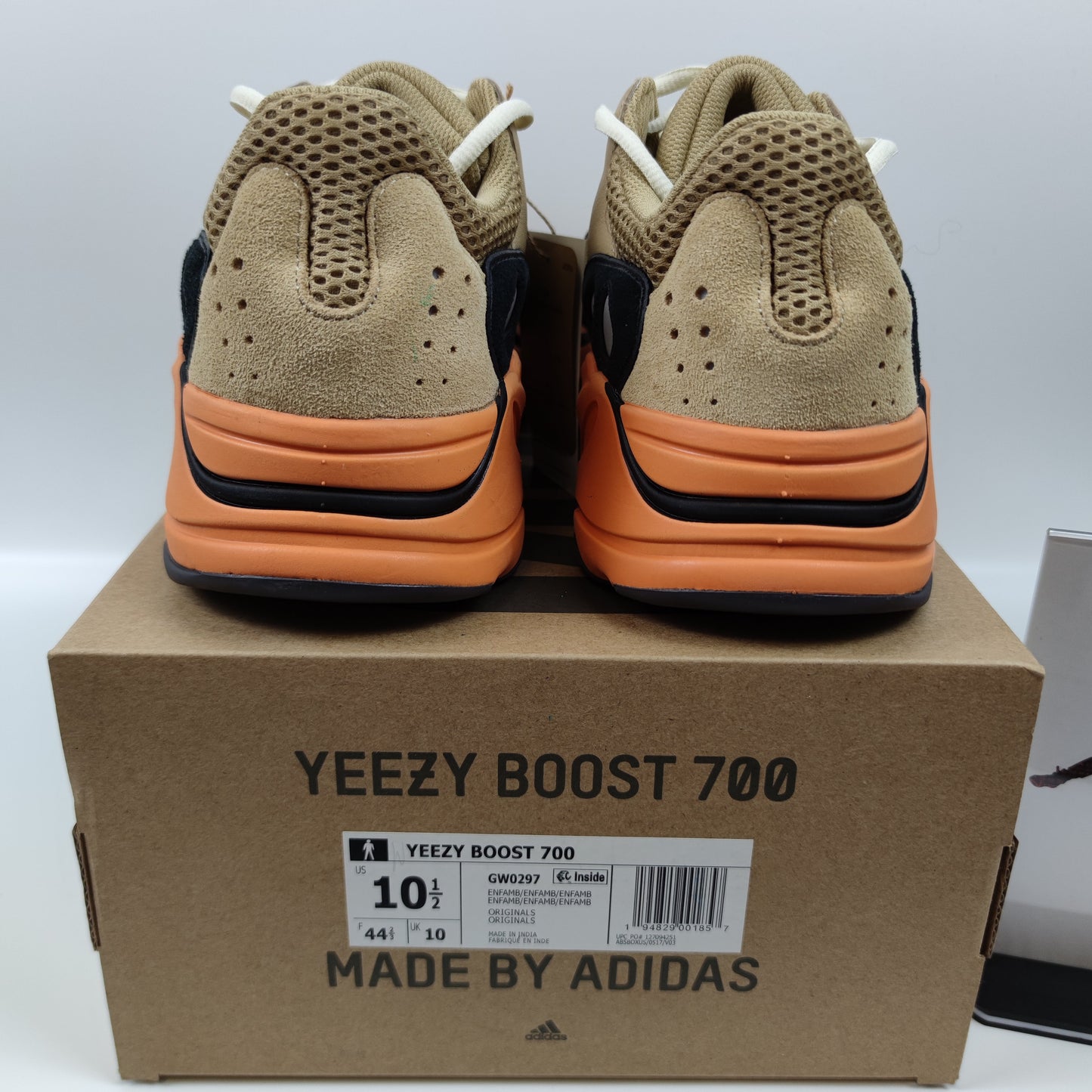 Adidas Originals Yeezy 700 "Enflame Amber" GW0297 - Nike x Jordan