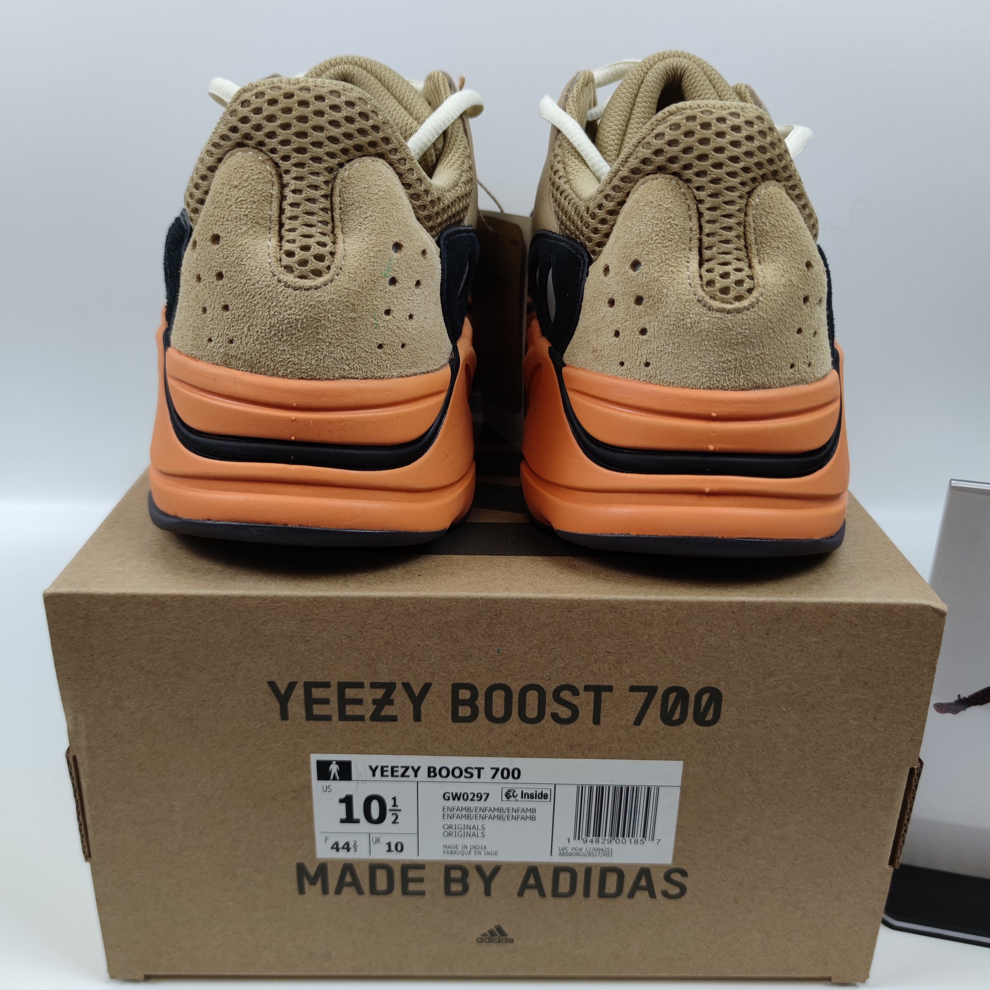 Adidas Originals Yeezy 700 "Enflame Amber" GW0297 - Nike x Jordan