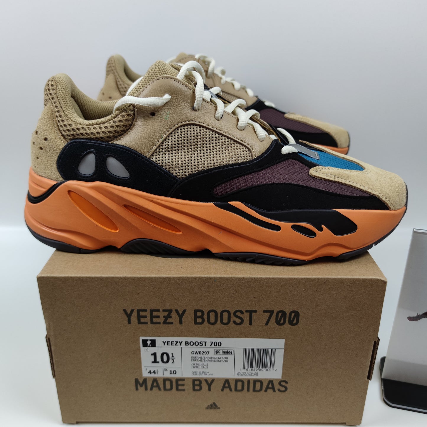 Adidas Originals Yeezy 700 "Enflame Amber" GW0297 - Nike x Jordan
