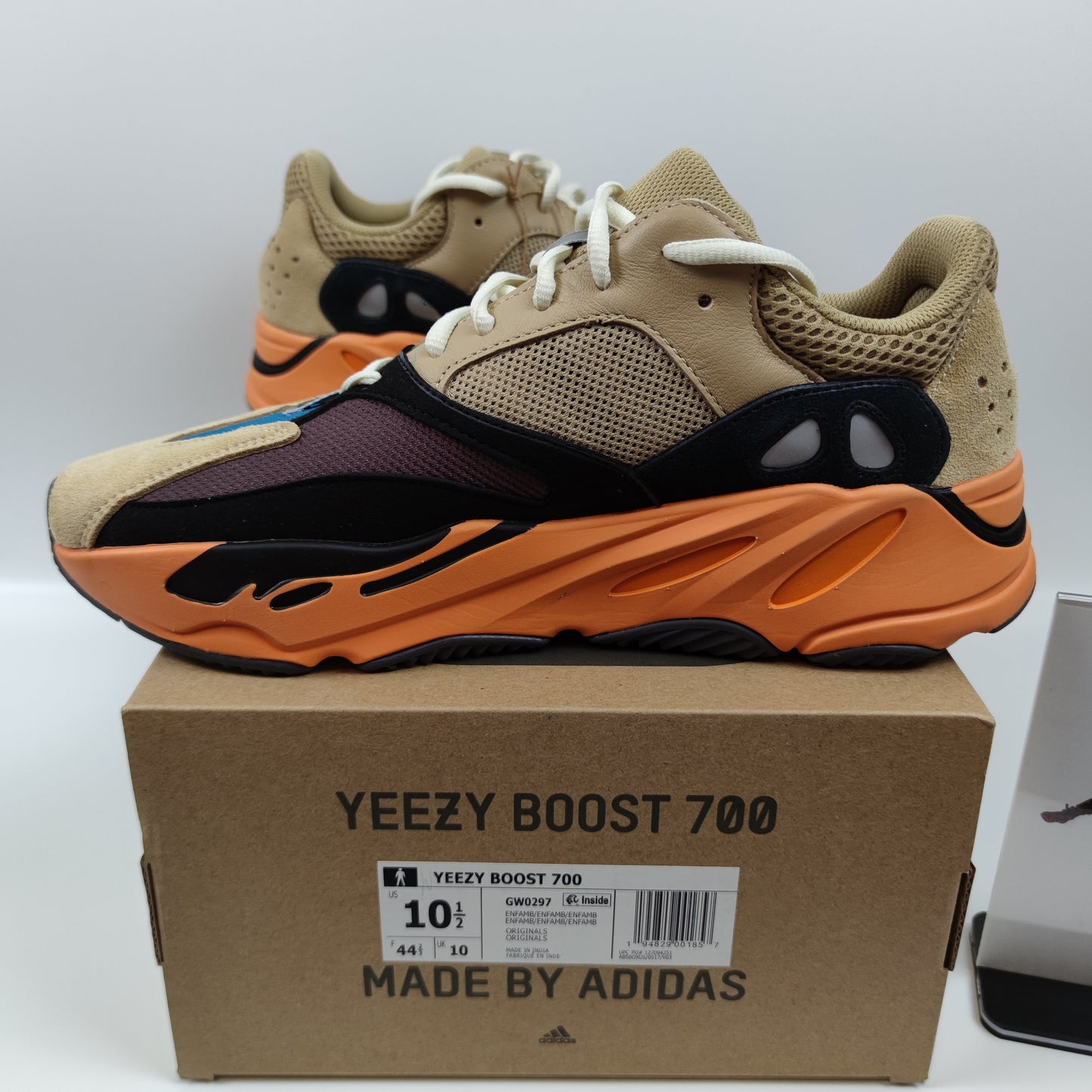 Adidas Originals Yeezy 700 "Enflame Amber" GW0297 - Nike x Jordan