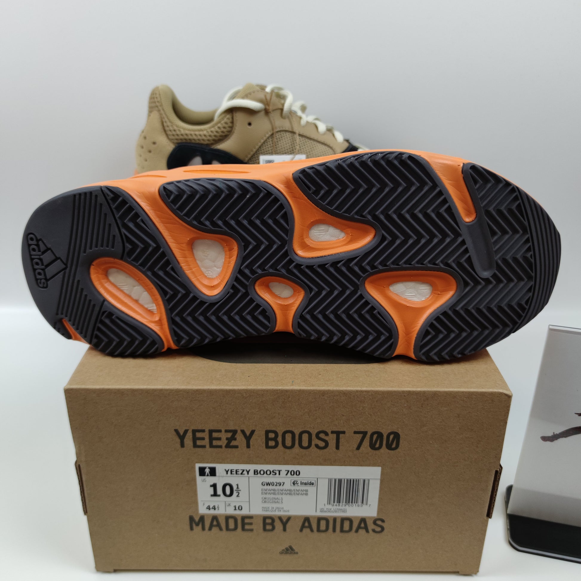 Adidas Originals Yeezy 700 "Enflame Amber" GW0297 - Nike x Jordan