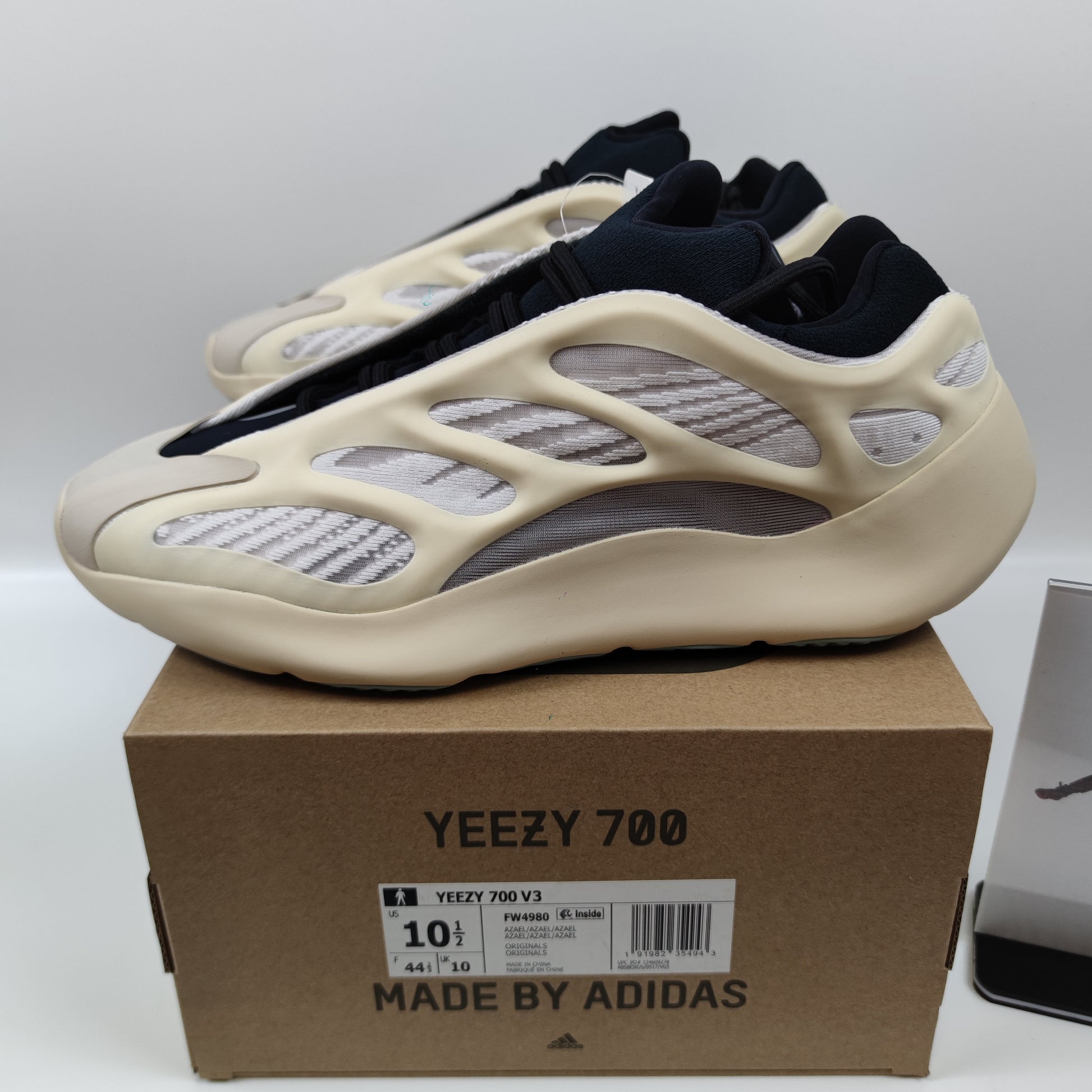 Adidas Originals Yeezy 700 V3 "Azael" FW4980 - Nike x Jordan