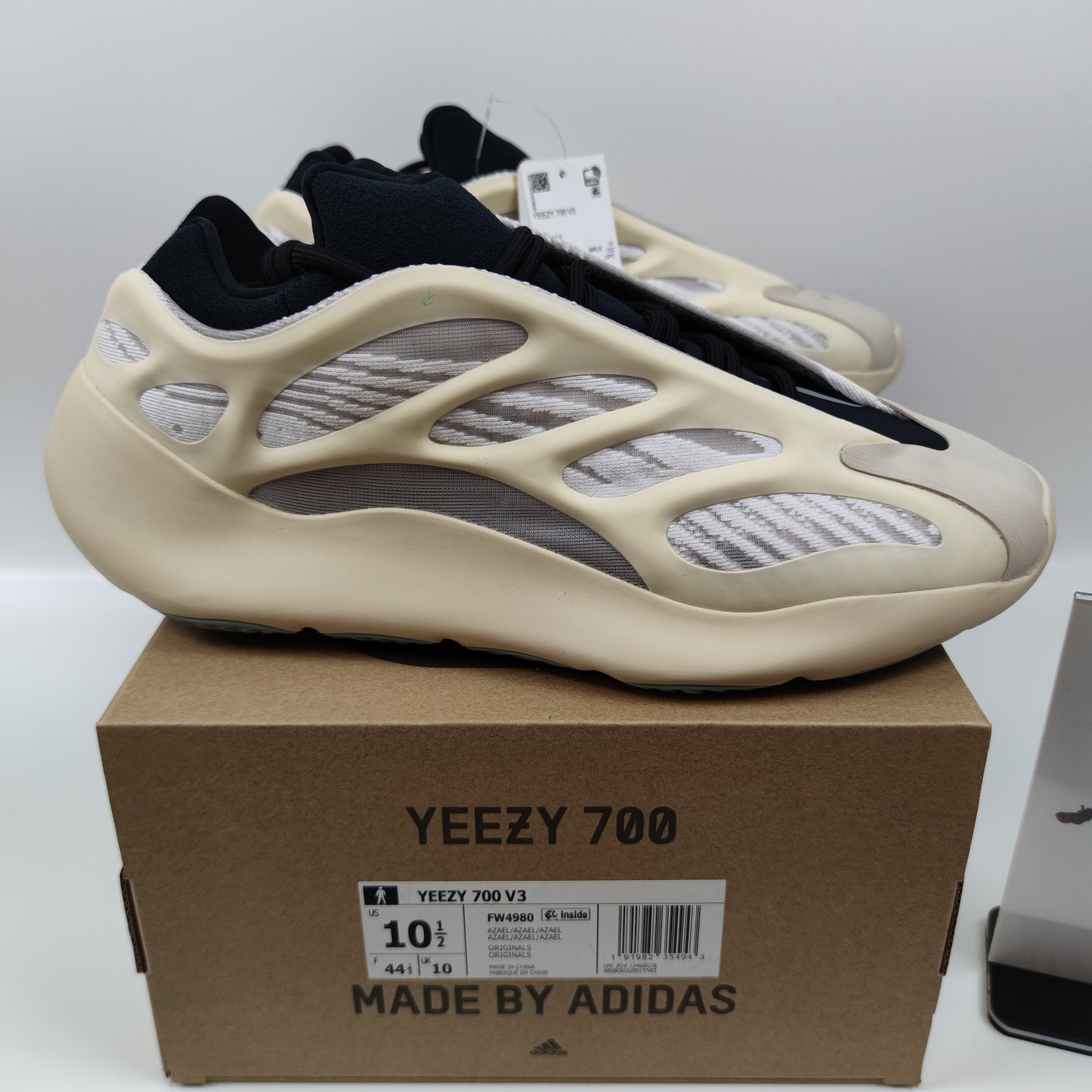 Adidas Originals Yeezy 700 V3 "Azael" FW4980 - Nike x Jordan