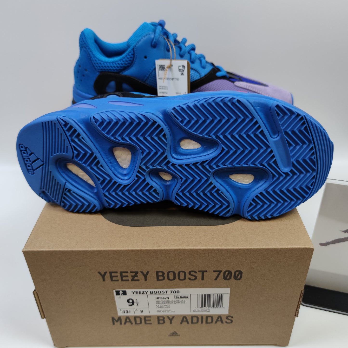 Adidas Originals Yeezy Boost 700 "Hi-Res Blue" HP6674 - Nike x Jordan