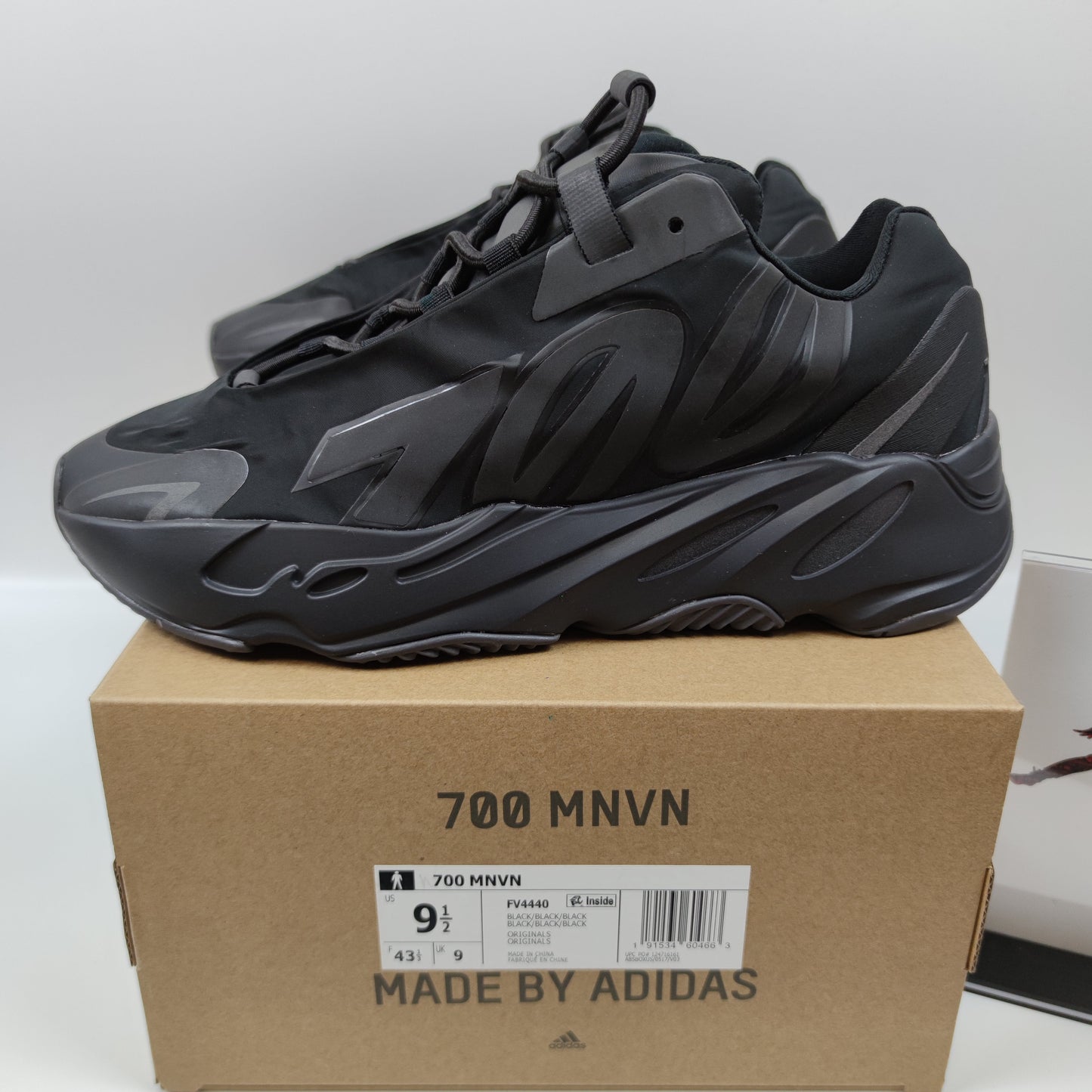Adidas Originals Yeezy Boost 700 MNVN FV4440 - Nike x Jordan