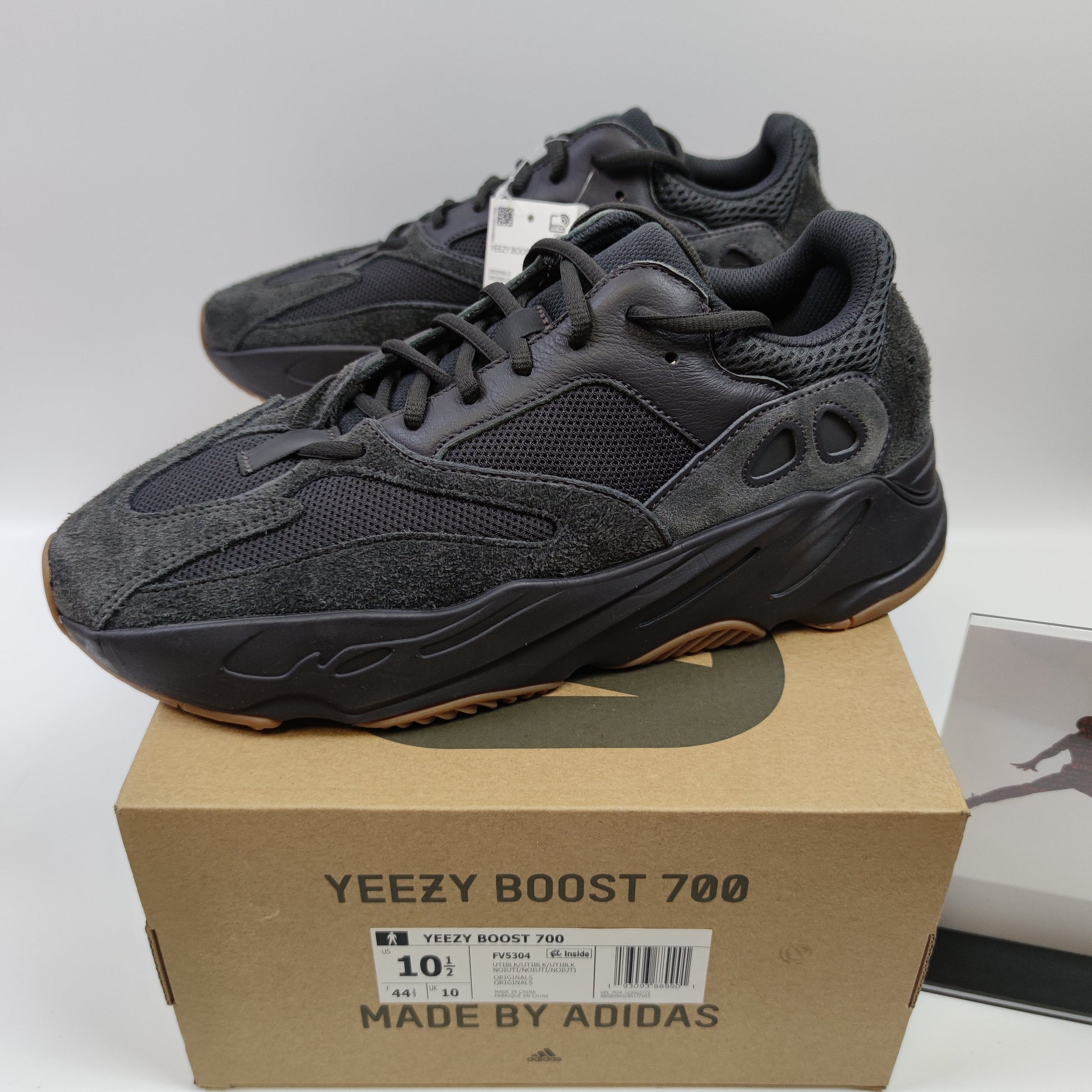 Adidas Originals Yeezy Boost 700 "Utility Black" FV5304 - Nike x Jordan