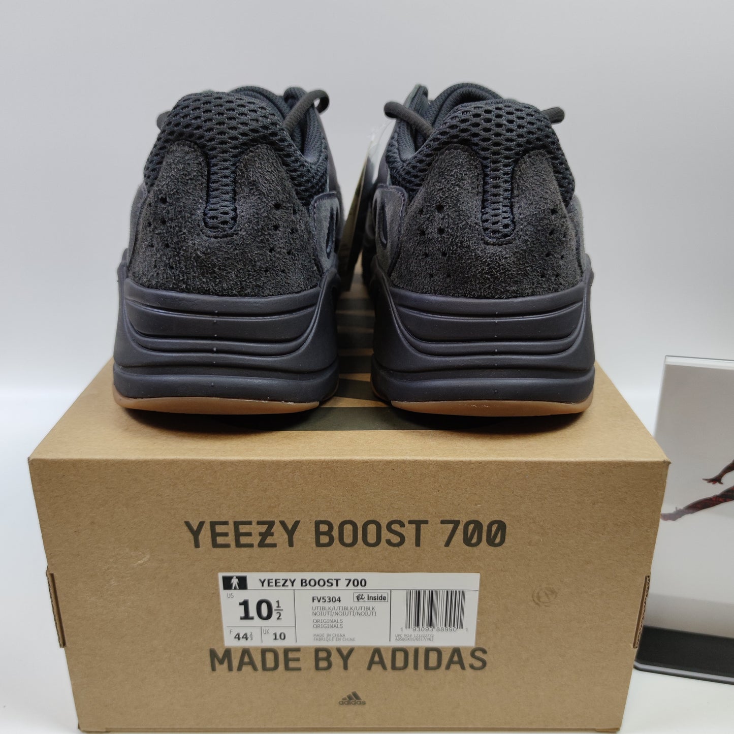 Adidas Originals Yeezy Boost 700 "Utility Black" FV5304 - Nike x Jordan