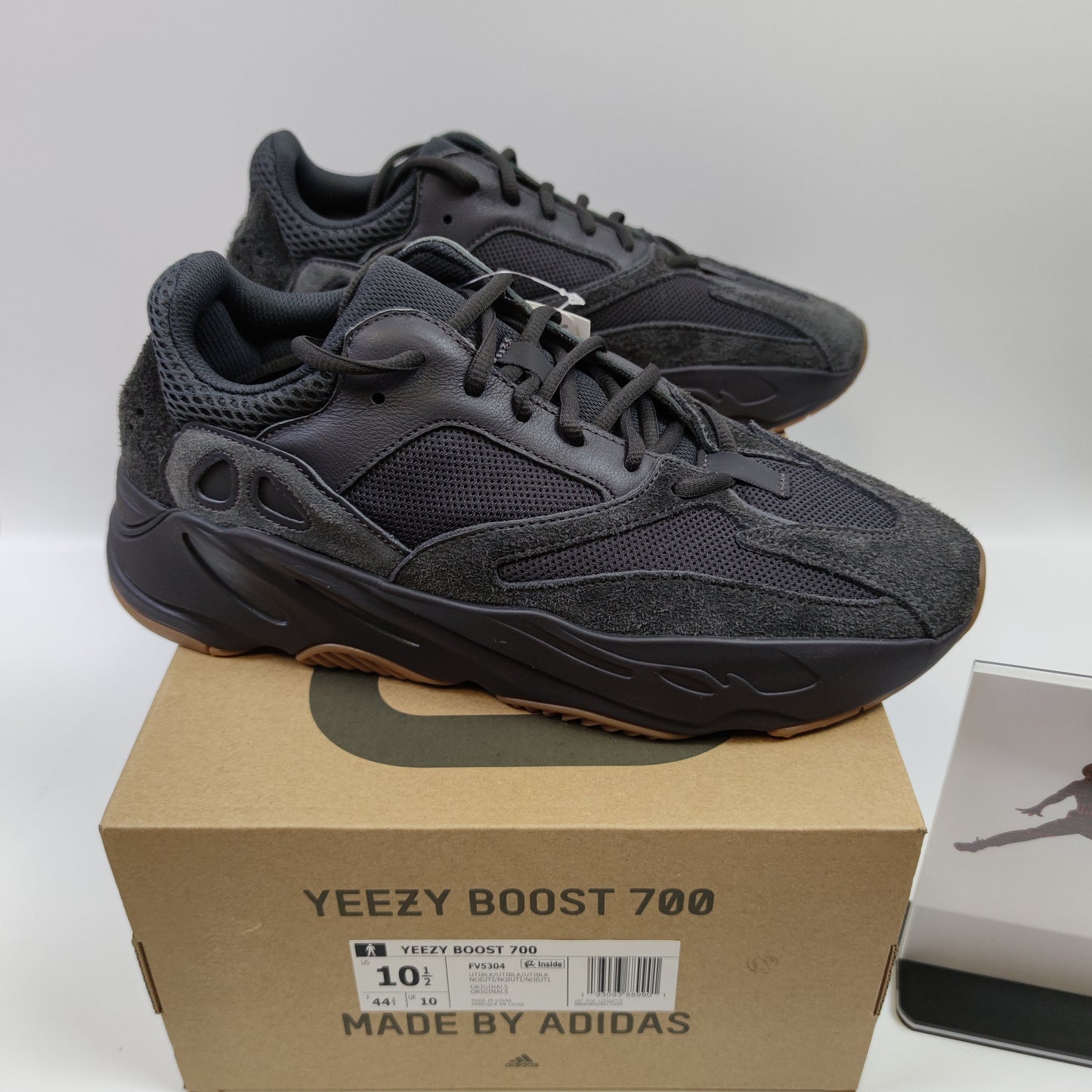 Adidas Originals Yeezy Boost 700 "Utility Black" FV5304 - Nike x Jordan