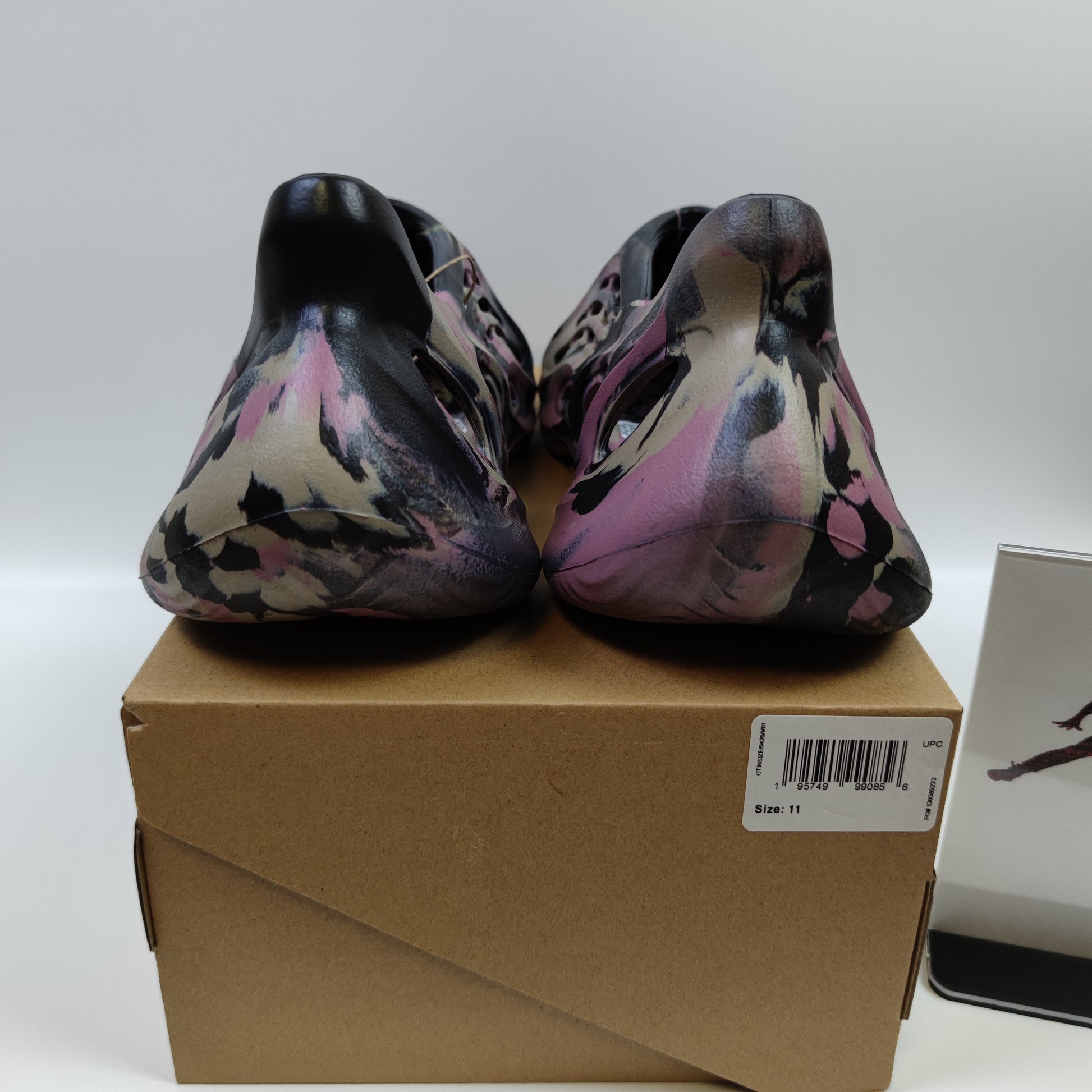 Adidas Originals Yeezy Foam Runner "MX Carbon" IG9562 - Nike x Jordan