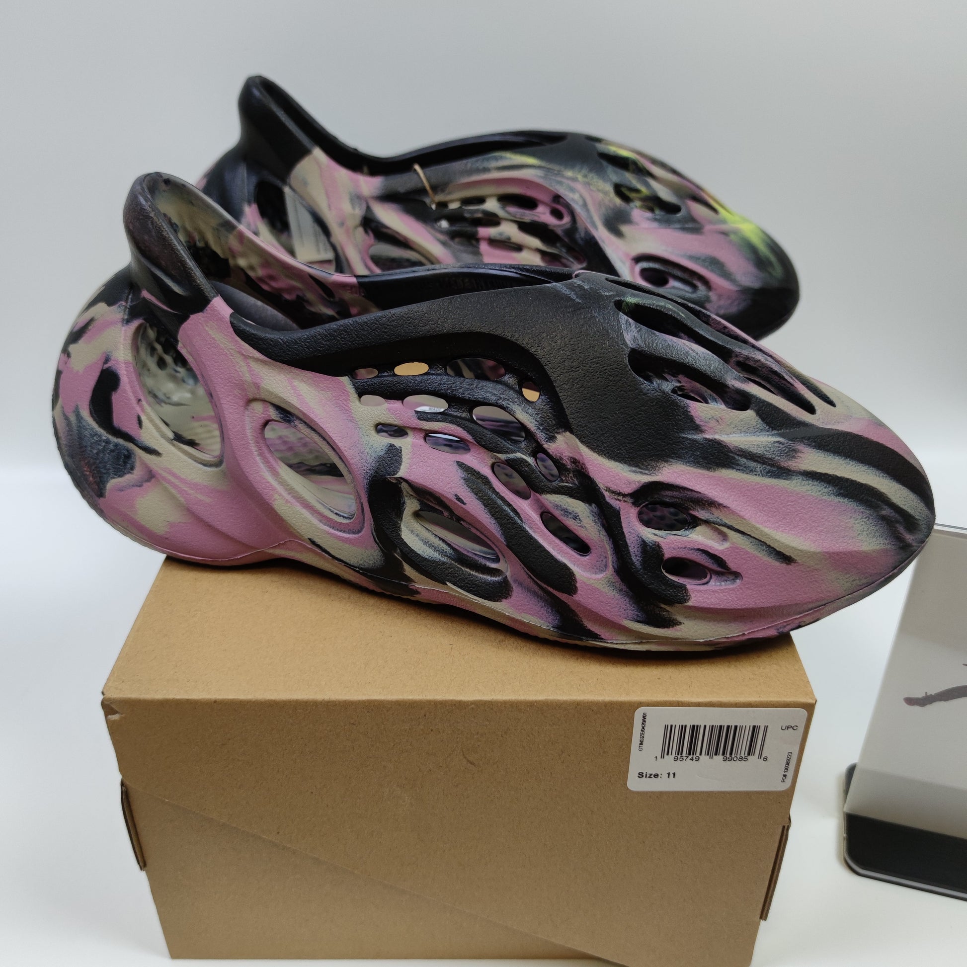 Adidas Originals Yeezy Foam Runner "MX Carbon" IG9562 - Nike x Jordan