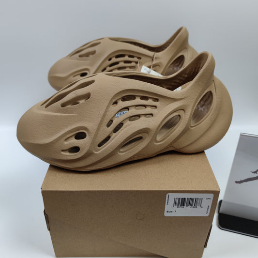 Adidas Originals Yeezy Foam Runner "Ochre" GW3354 - Nike x Jordan