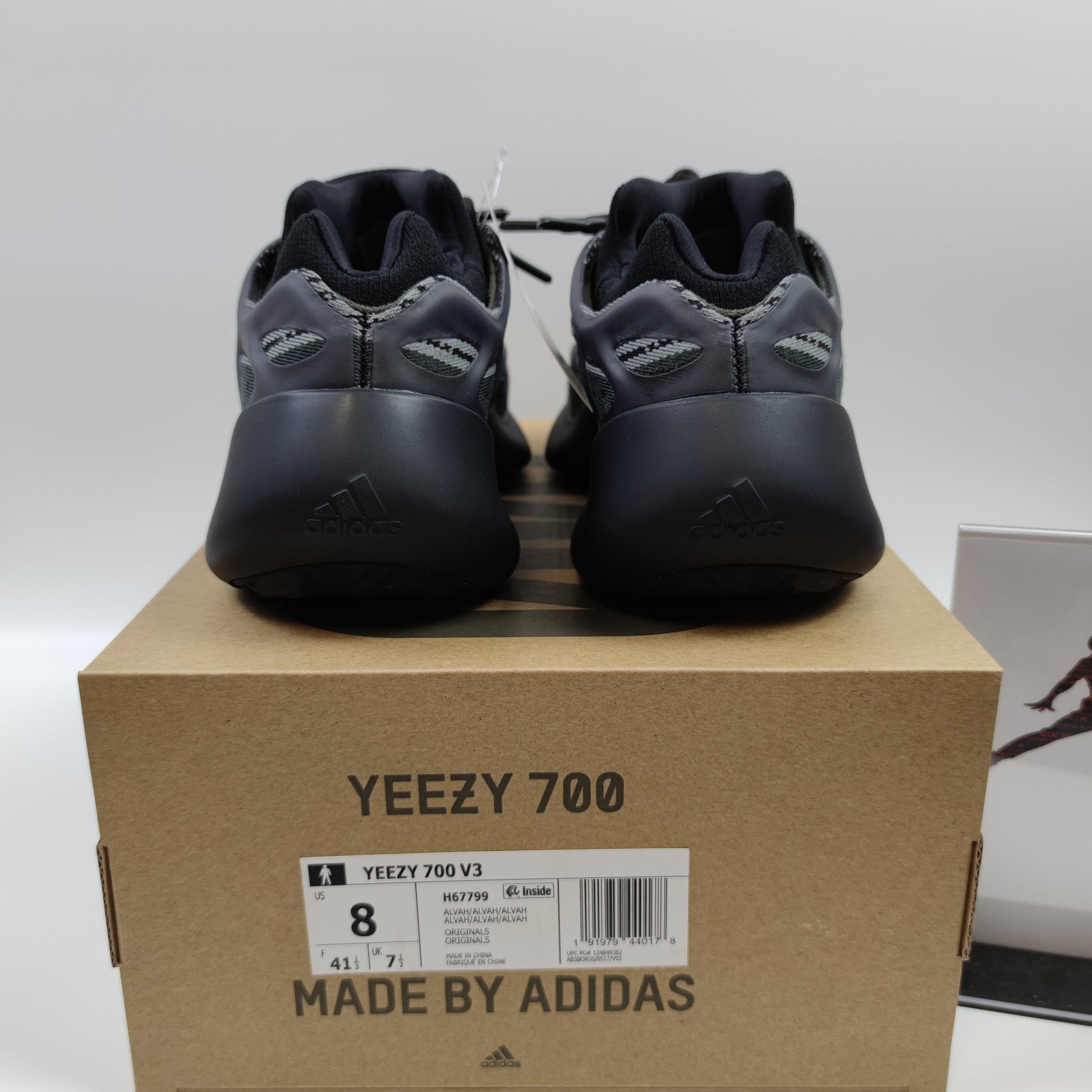 Adidas Yeezy 700 V3 Alvah H67799 - Nike x Jordan