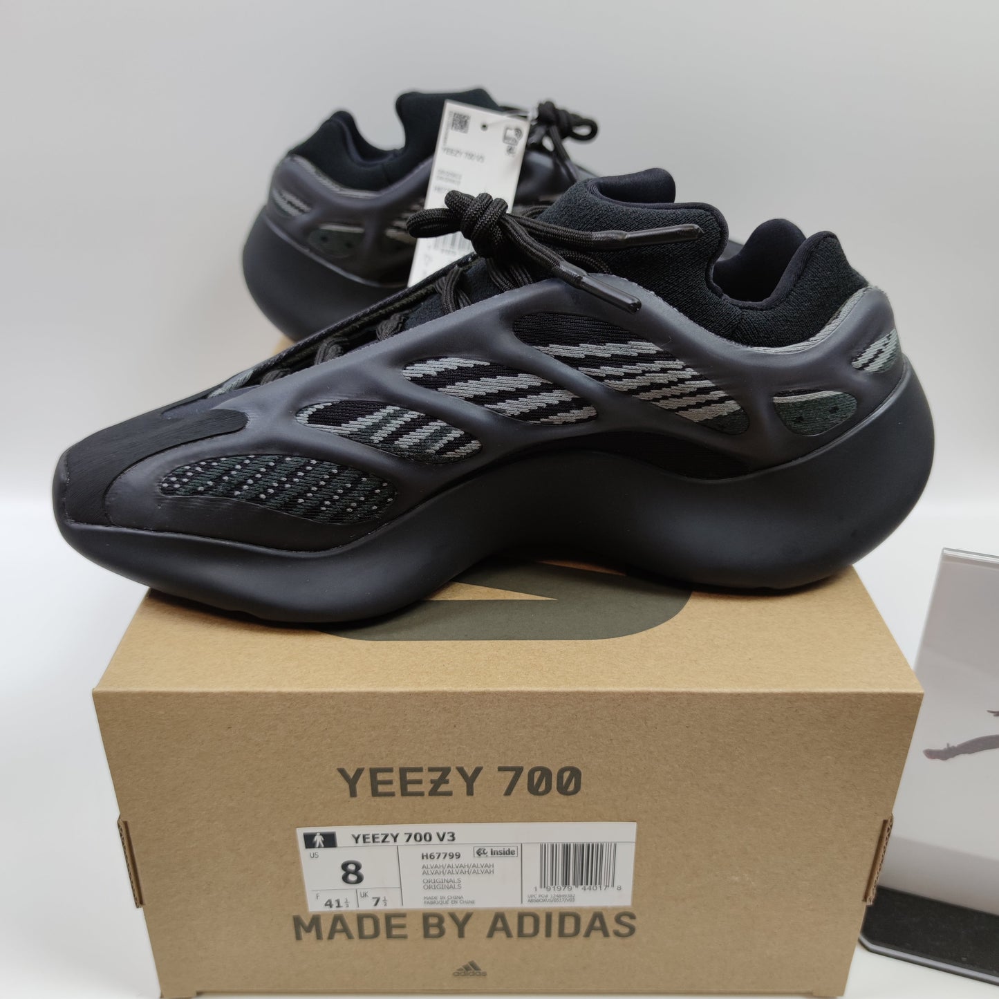 Adidas Yeezy 700 V3 Alvah H67799 - Nike x Jordan
