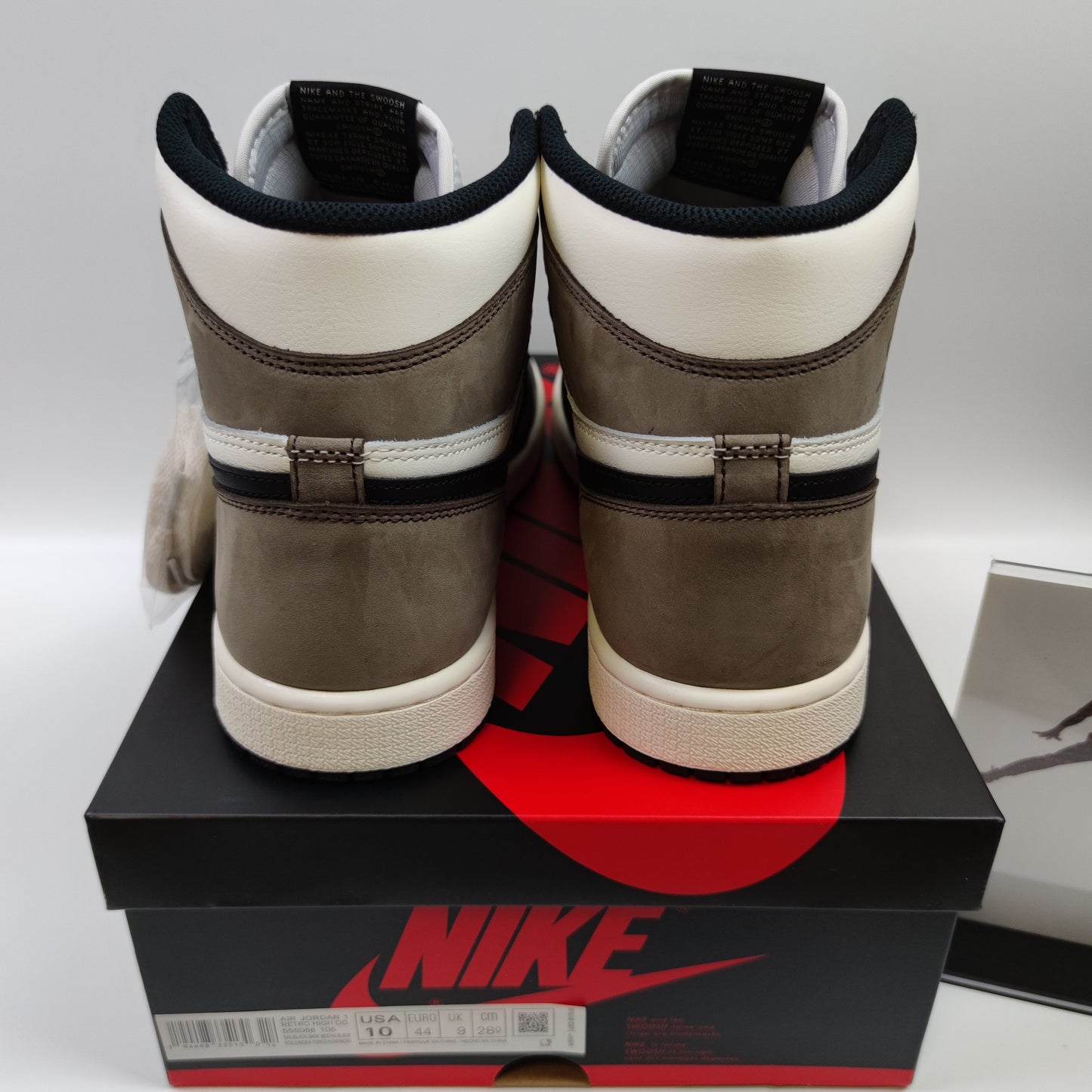 Air Jordan 1 Retro High OG "Dark Mocha" 555088-105 - Nike x Jordan