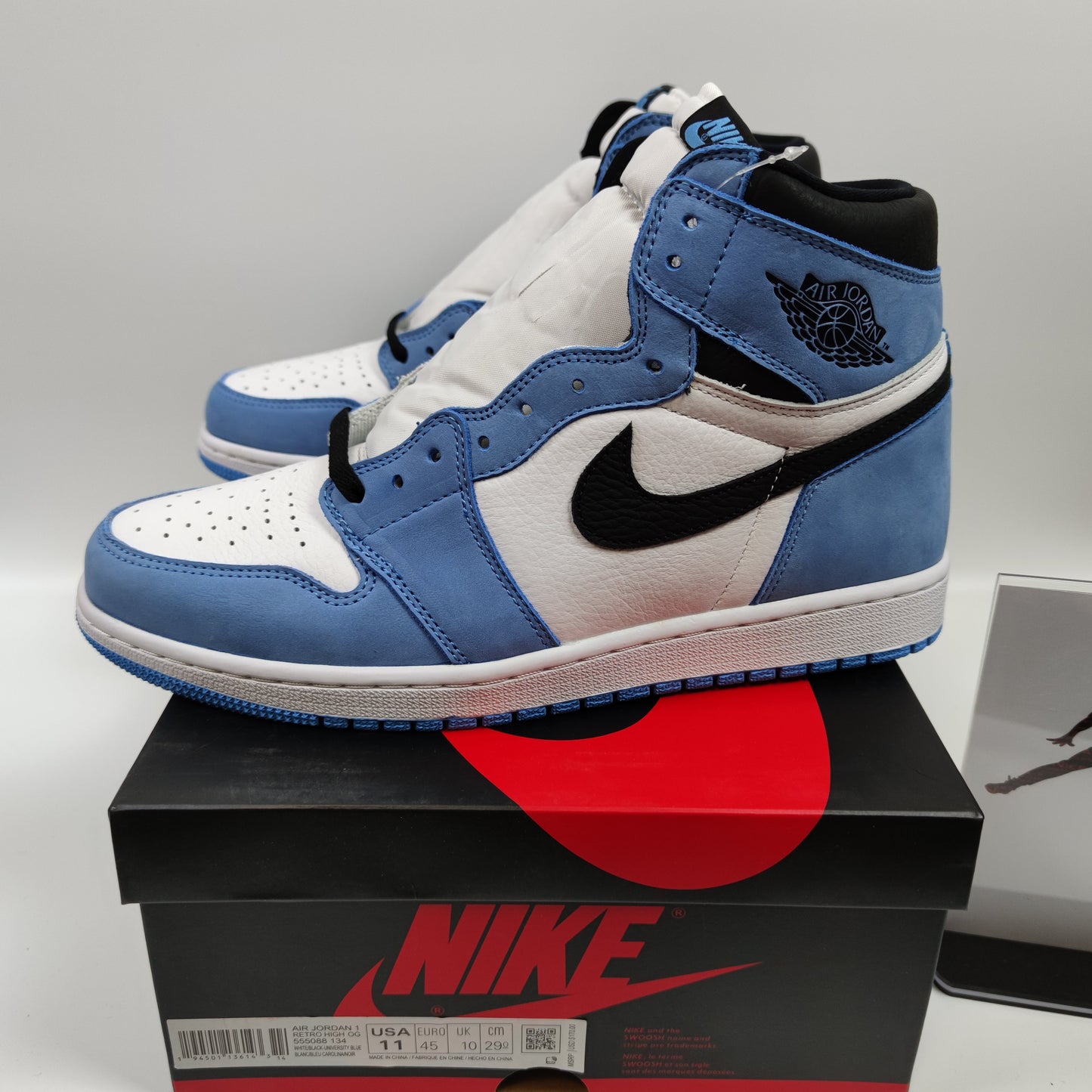 Air Jordan 1 Retro High OG "University Blue" 555088-134 - Nike x Jordan