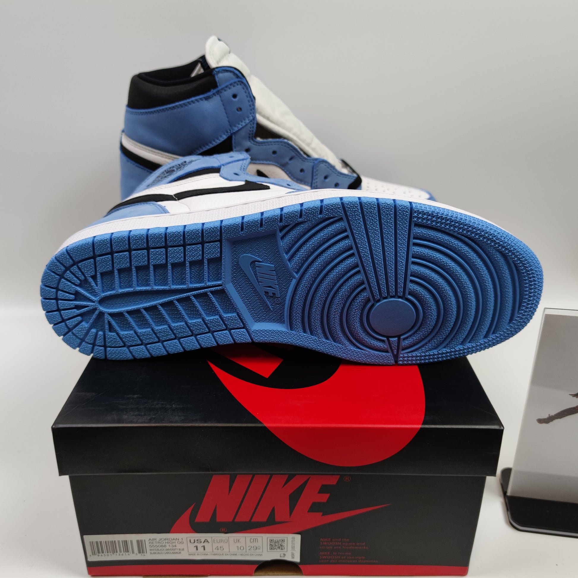 Air Jordan 1 Retro High OG "University Blue" 555088-134 - Nike x Jordan