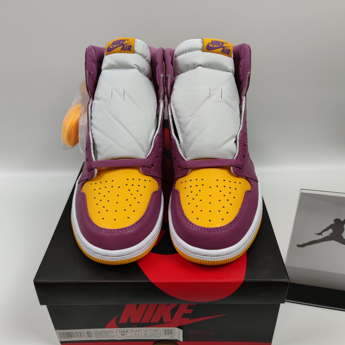 Air Jordan 1 Retro High OG "University Gold and Light Bordeaux" 555088-706 - Nike x Jordan