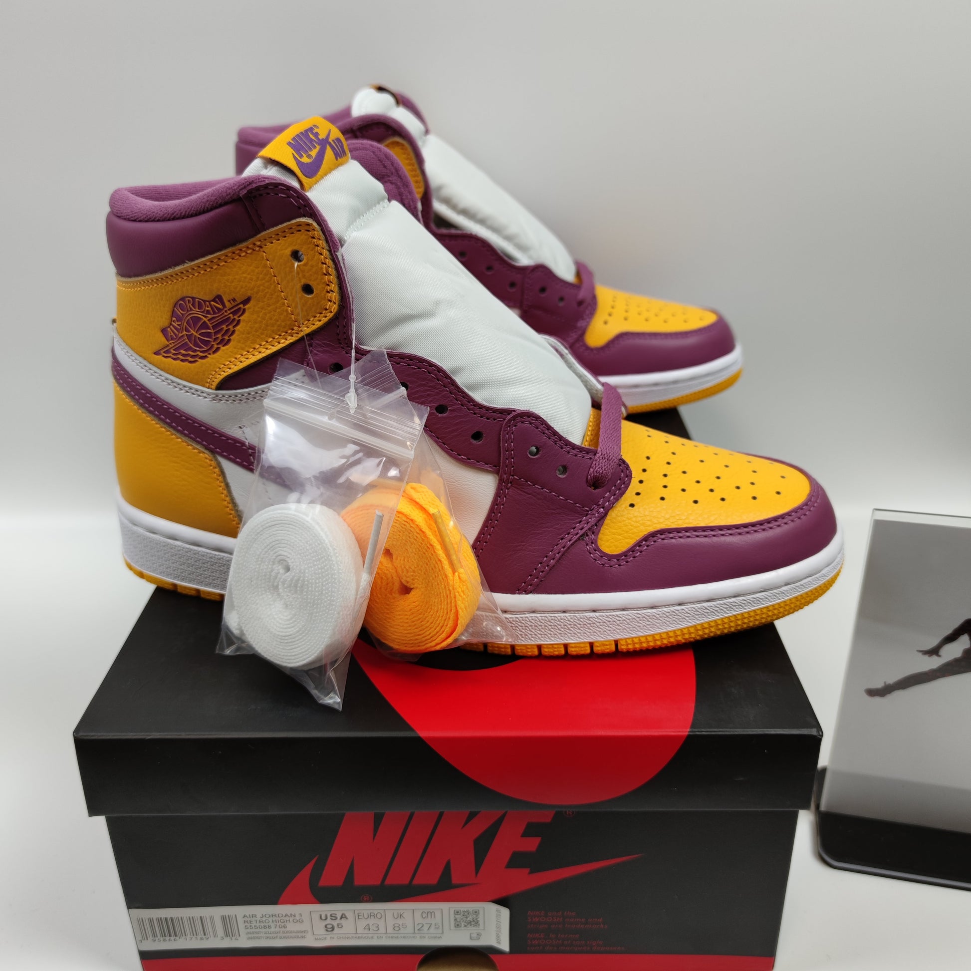 Air Jordan 1 Retro High OG "University Gold and Light Bordeaux" 555088-706 - Nike x Jordan