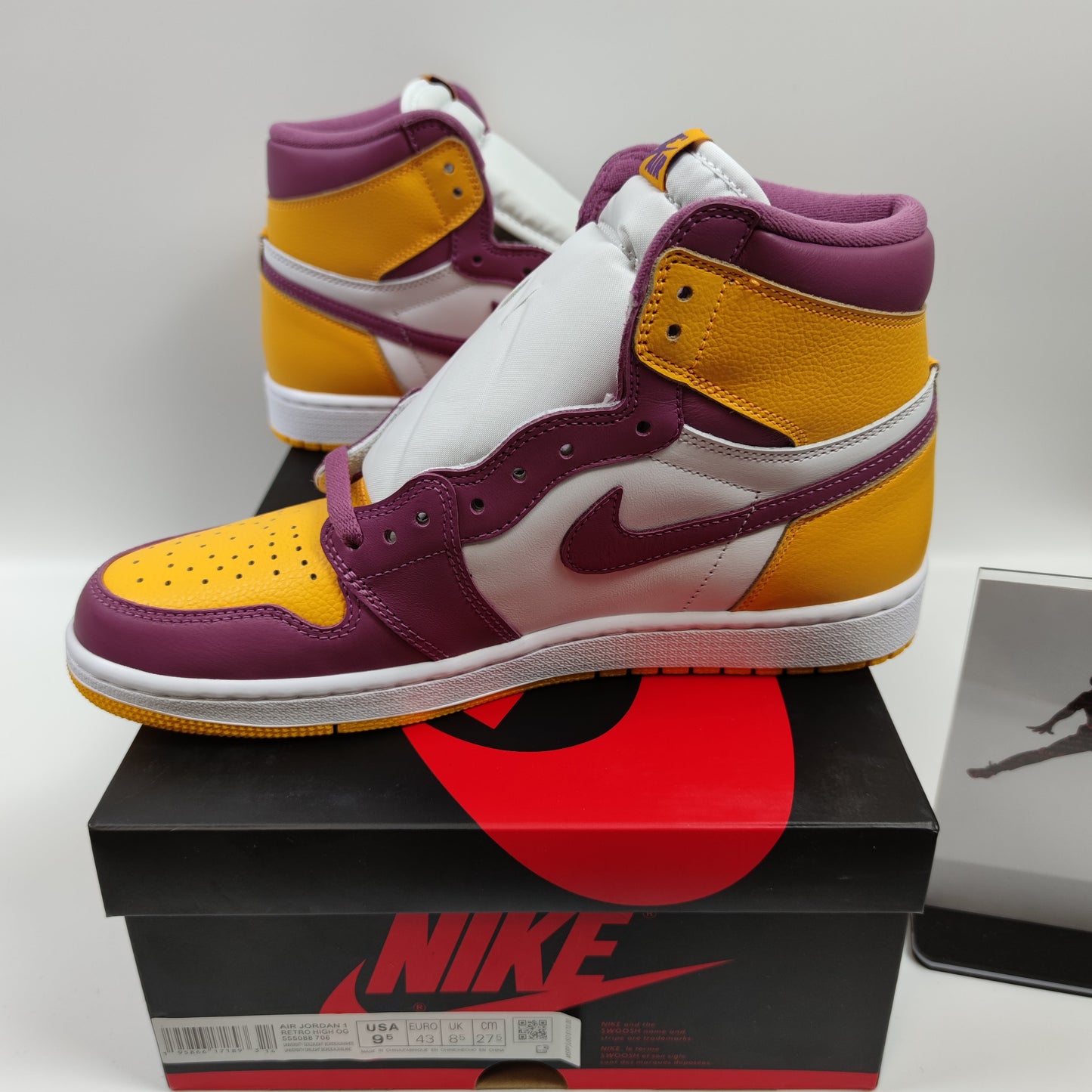 Air Jordan 1 Retro High OG "University Gold and Light Bordeaux" 555088-706 - Nike x Jordan